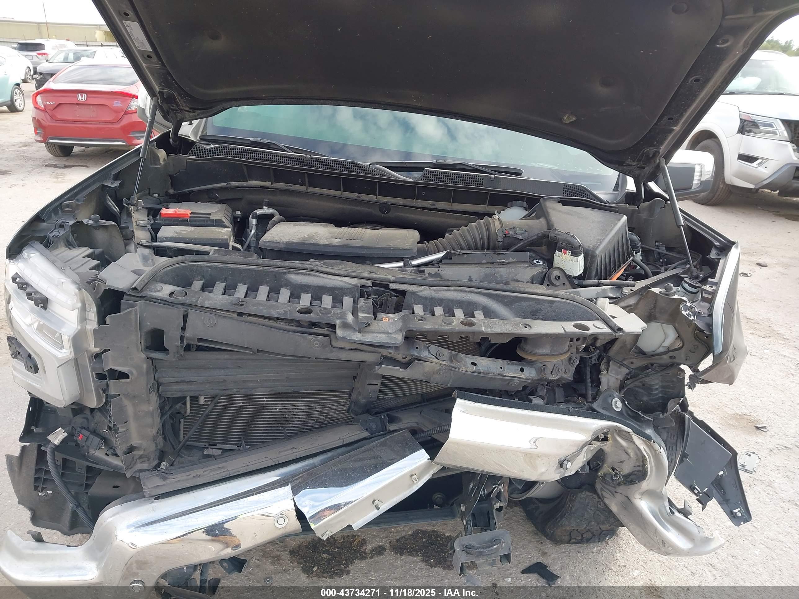 CHEVROLET SILVERADO image 10