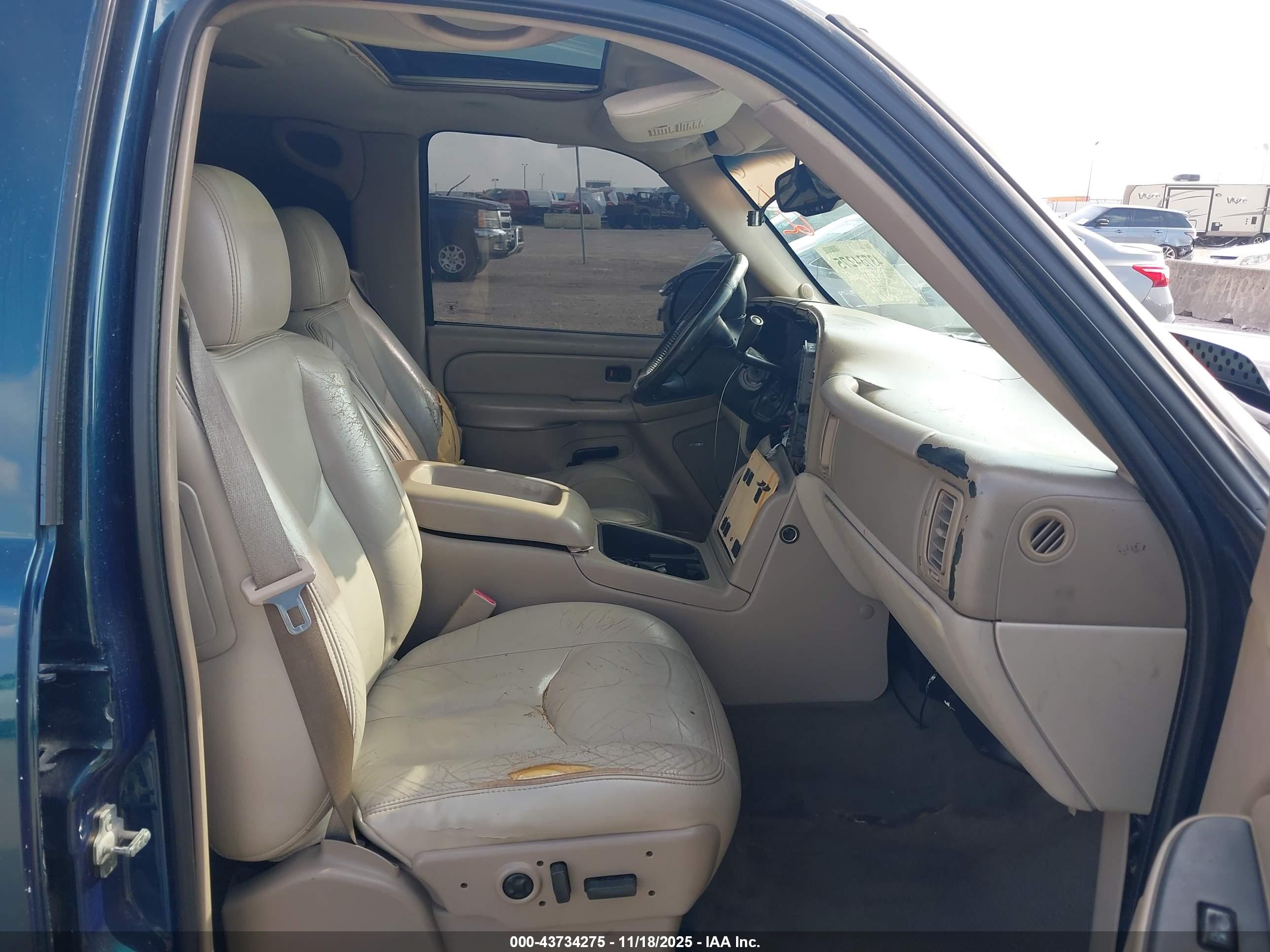 CHEVROLET AVALANCHE image 5