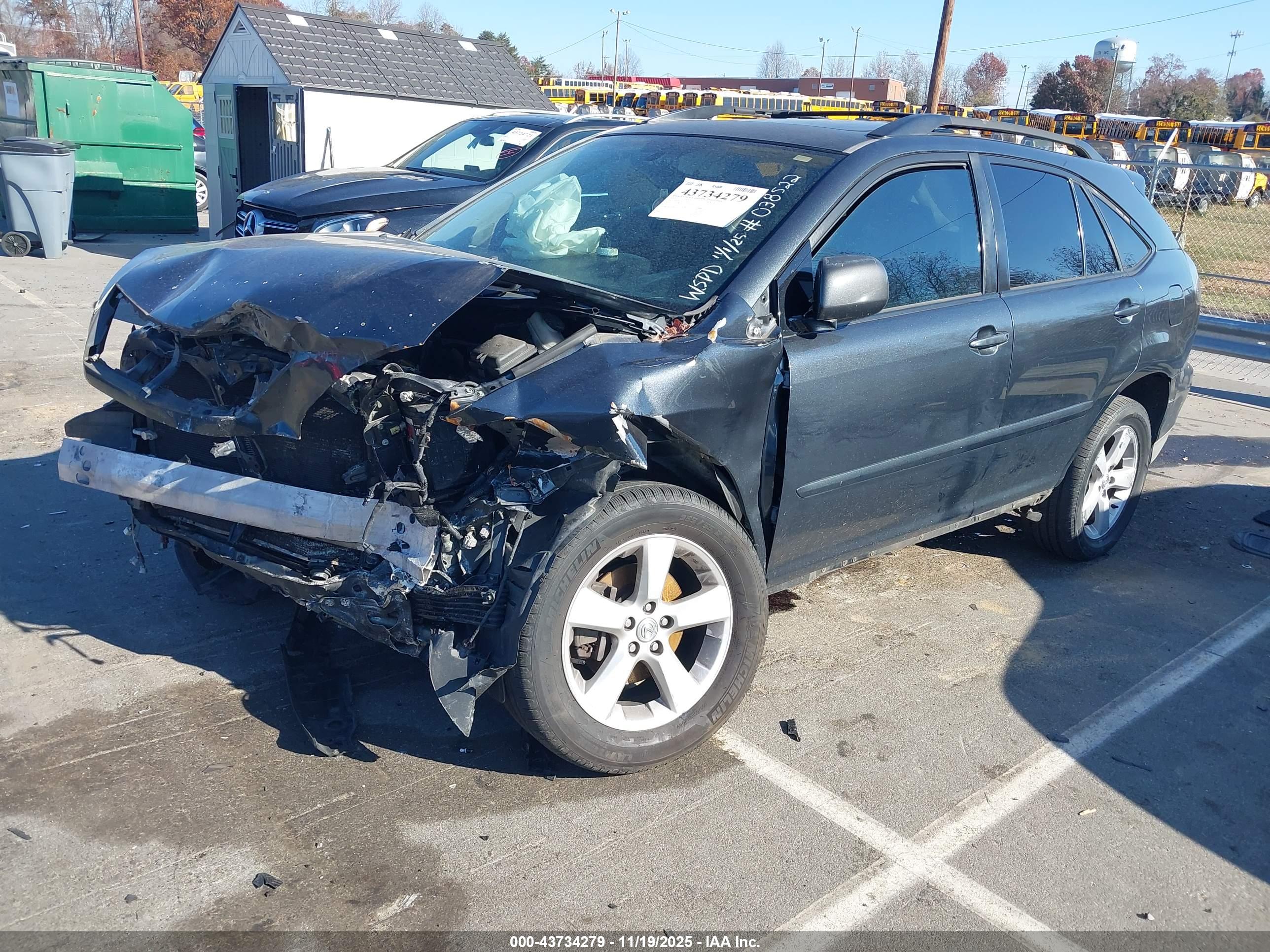 LEXUS RX image 2