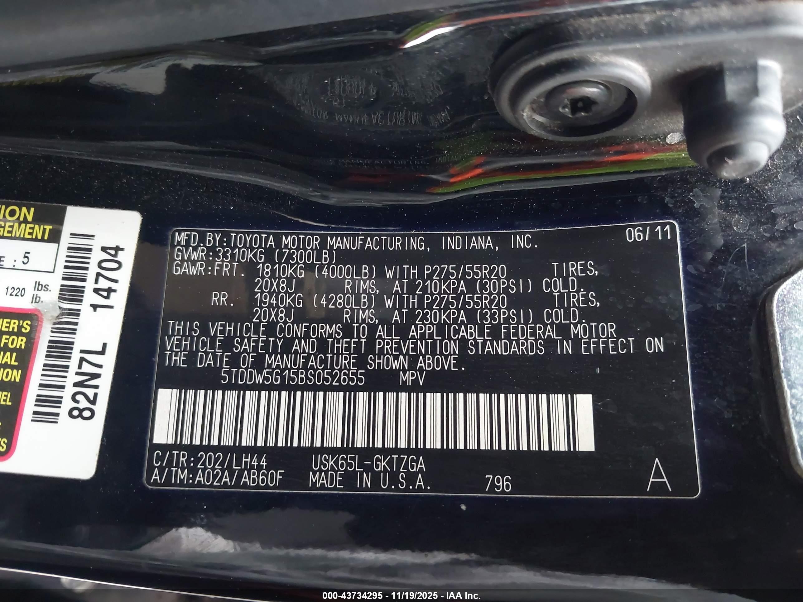 TOYOTA SEQUOIA image 9