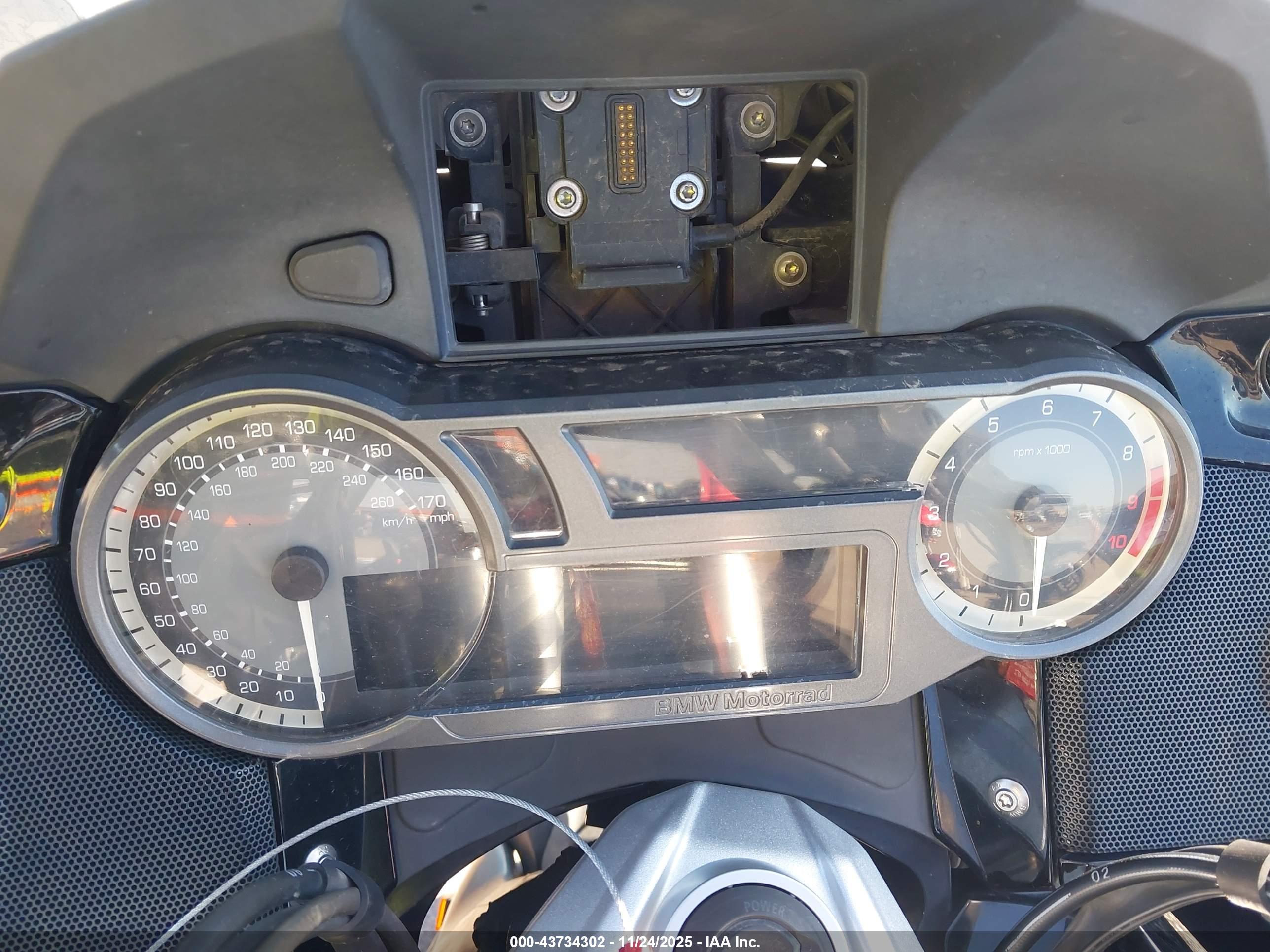 BMW K1600 image 7