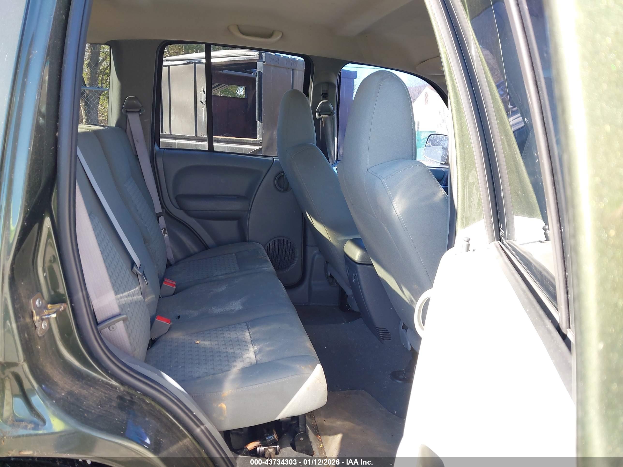 JEEP LIBERTY image 8