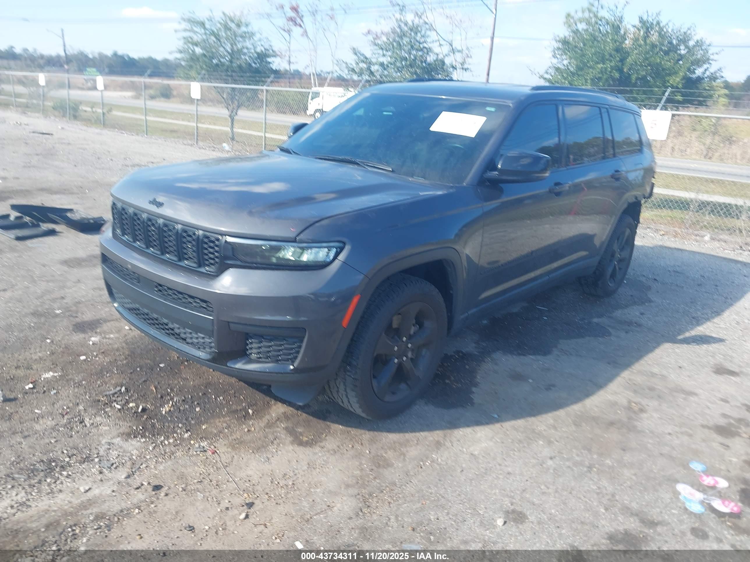 JEEP GRAND image 2