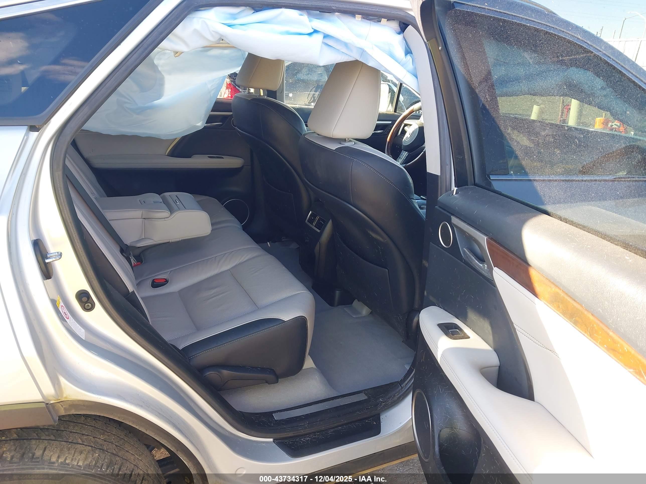 LEXUS RX image 8