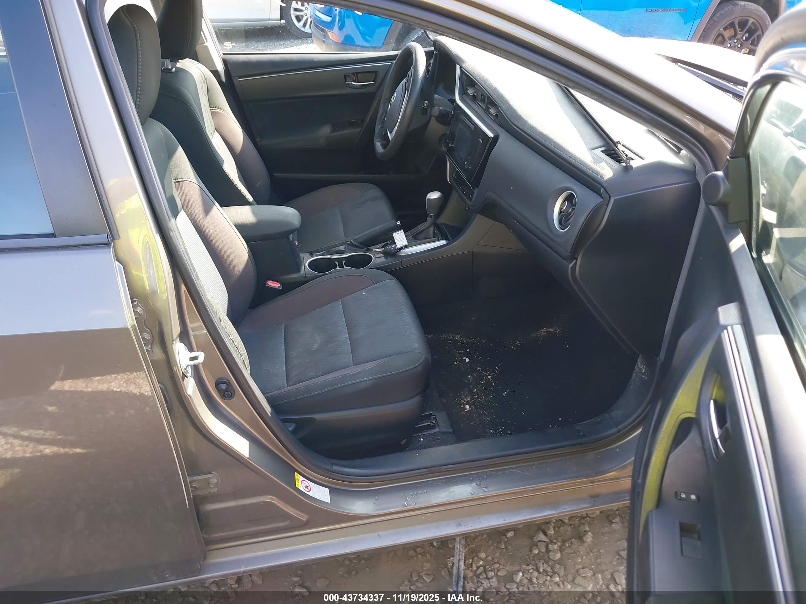 TOYOTA COROLLA image 5