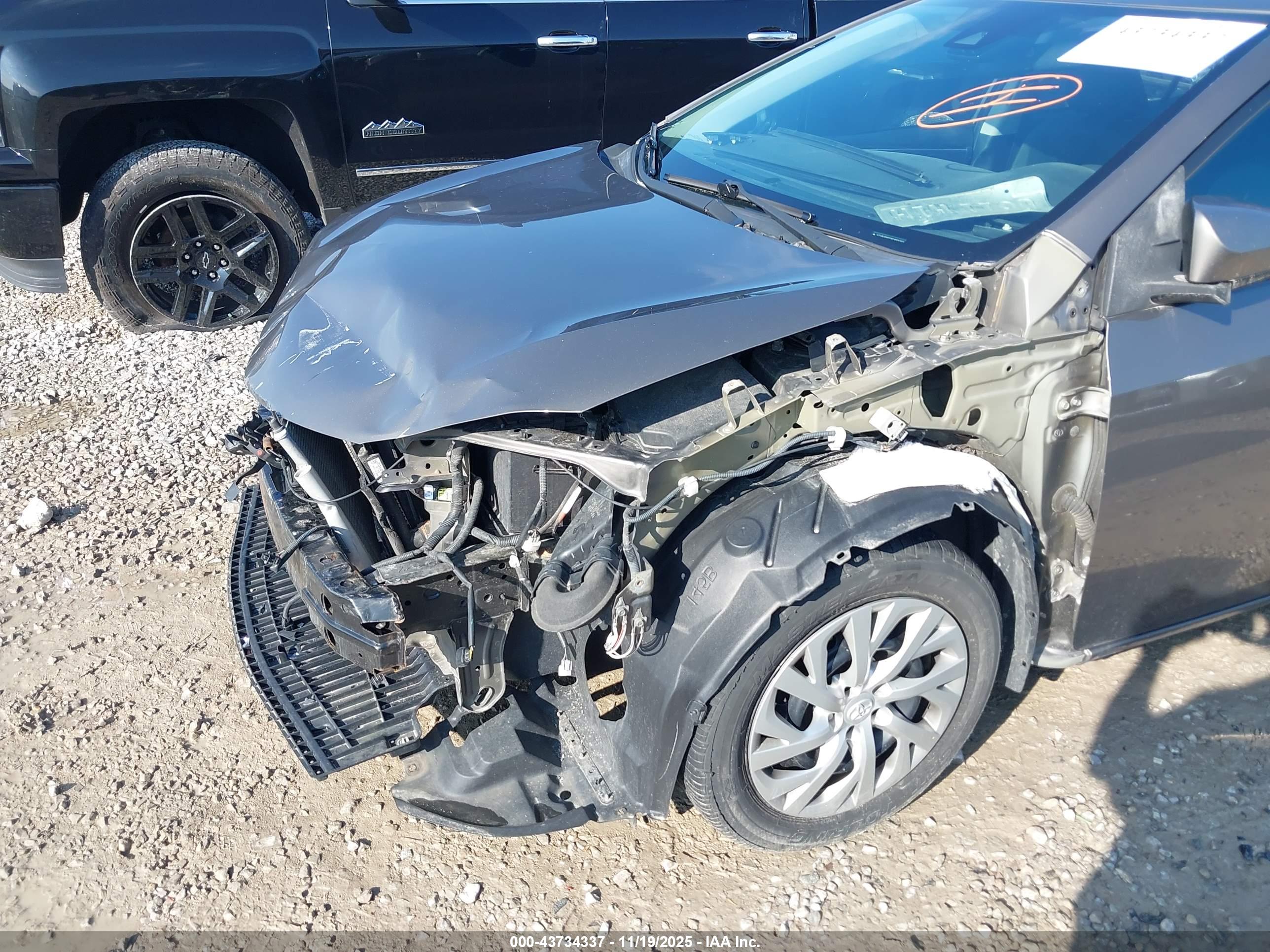 TOYOTA COROLLA image 6