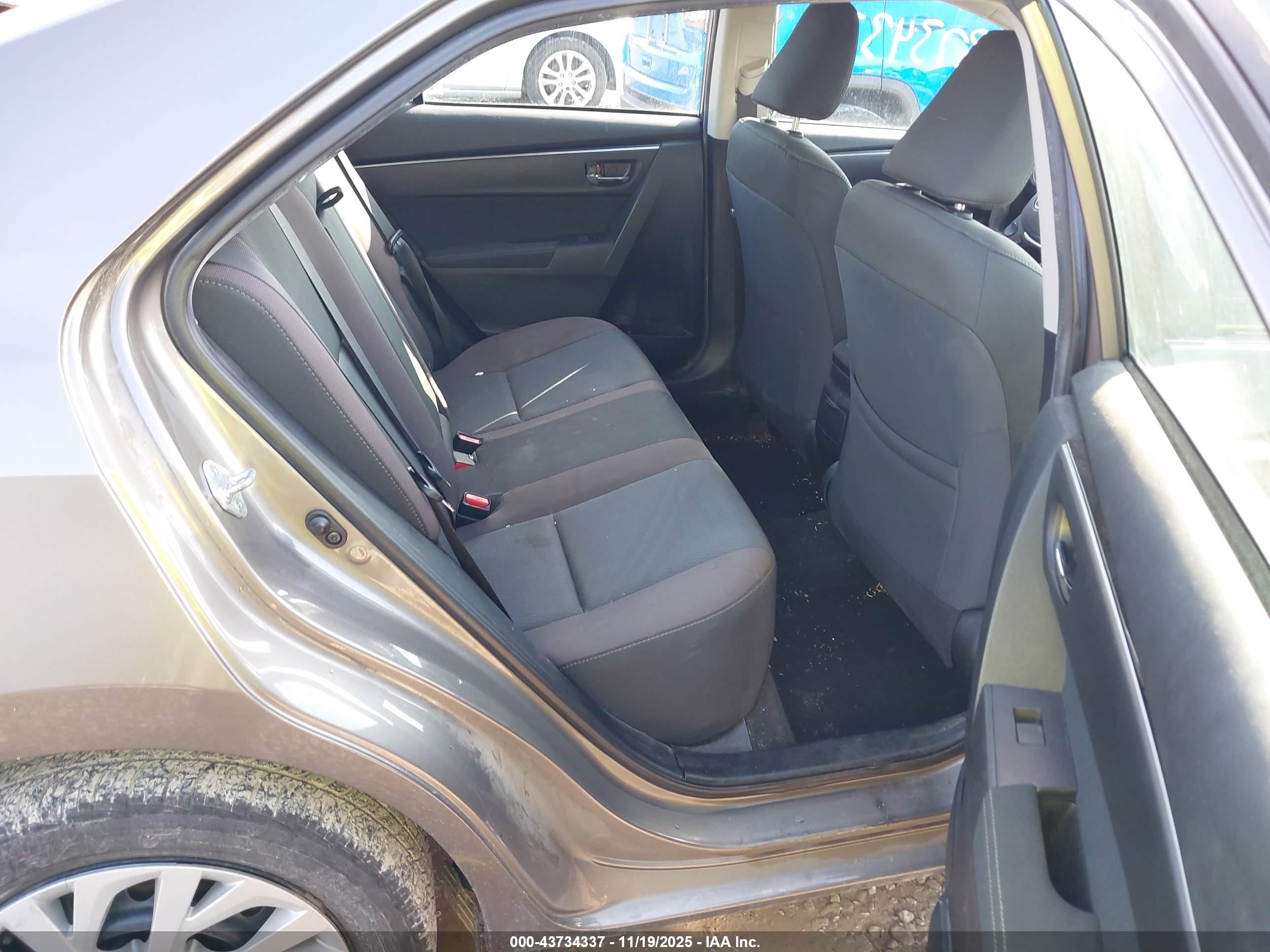 TOYOTA COROLLA image 8