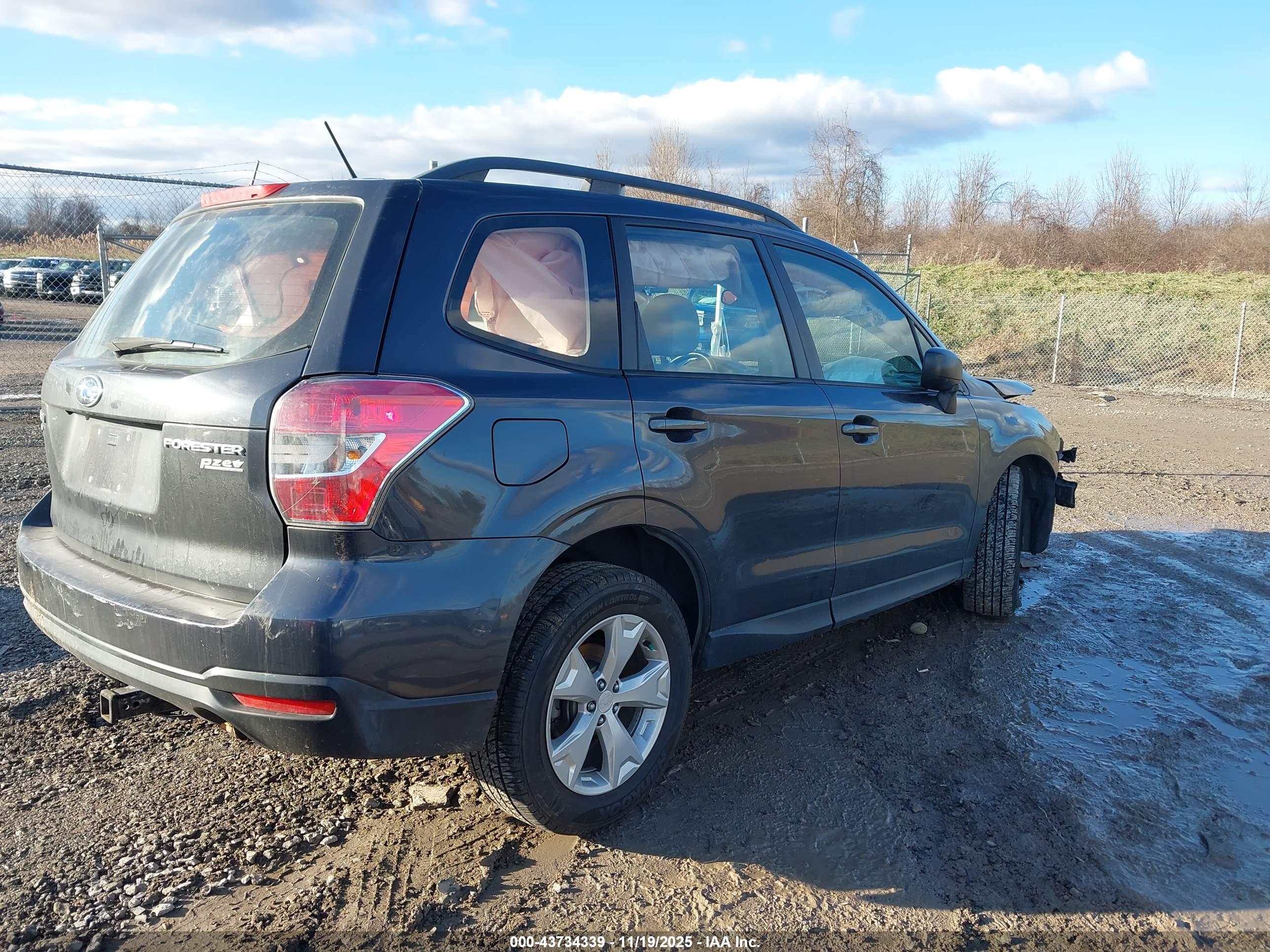 SUBARU FORESTER image 4