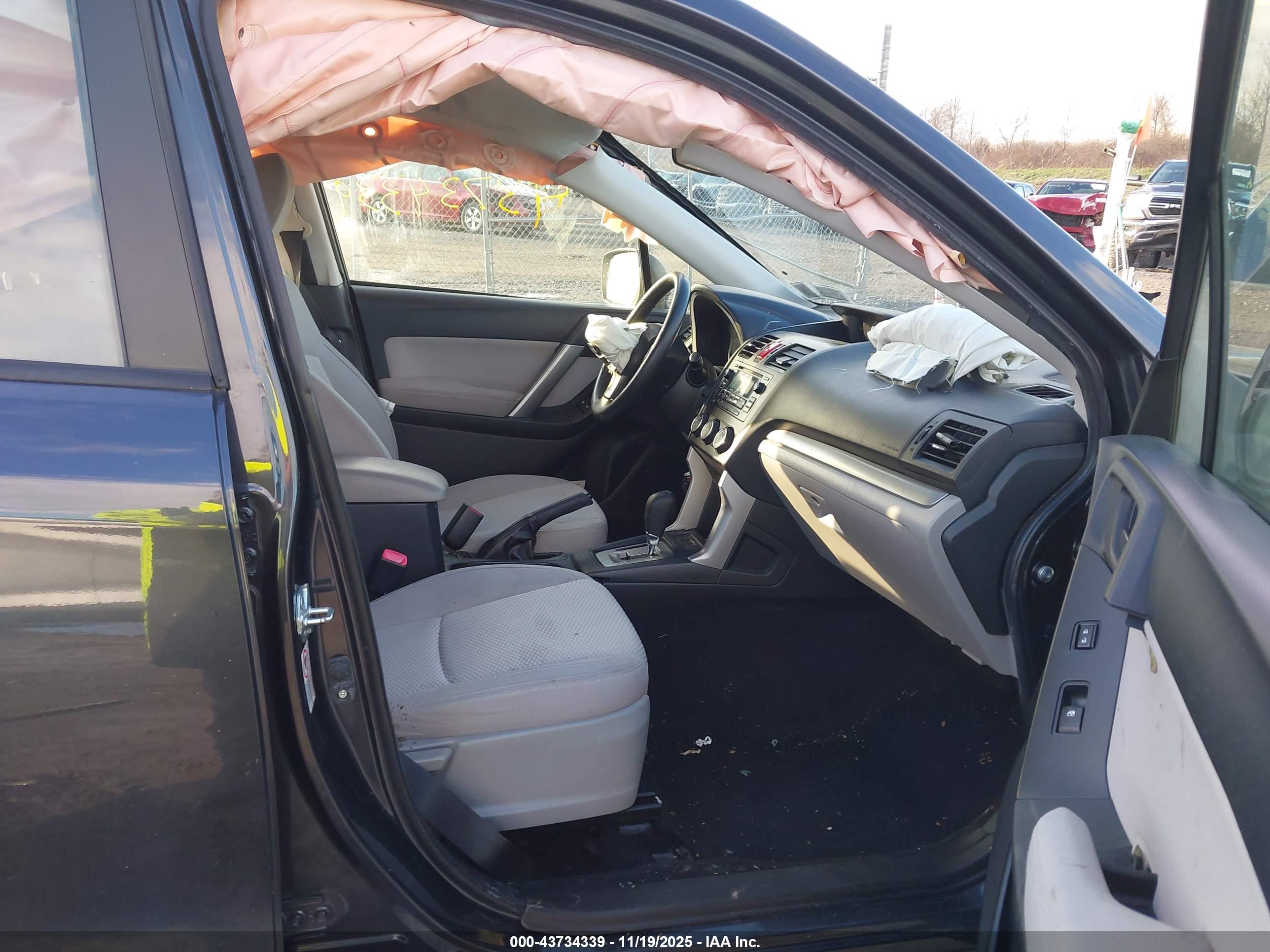 SUBARU FORESTER image 5