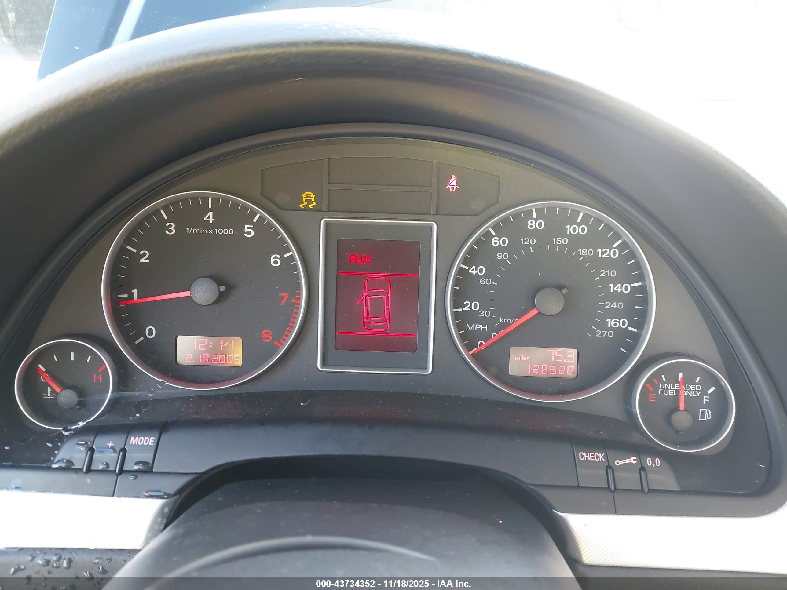 AUDI A4 image 7
