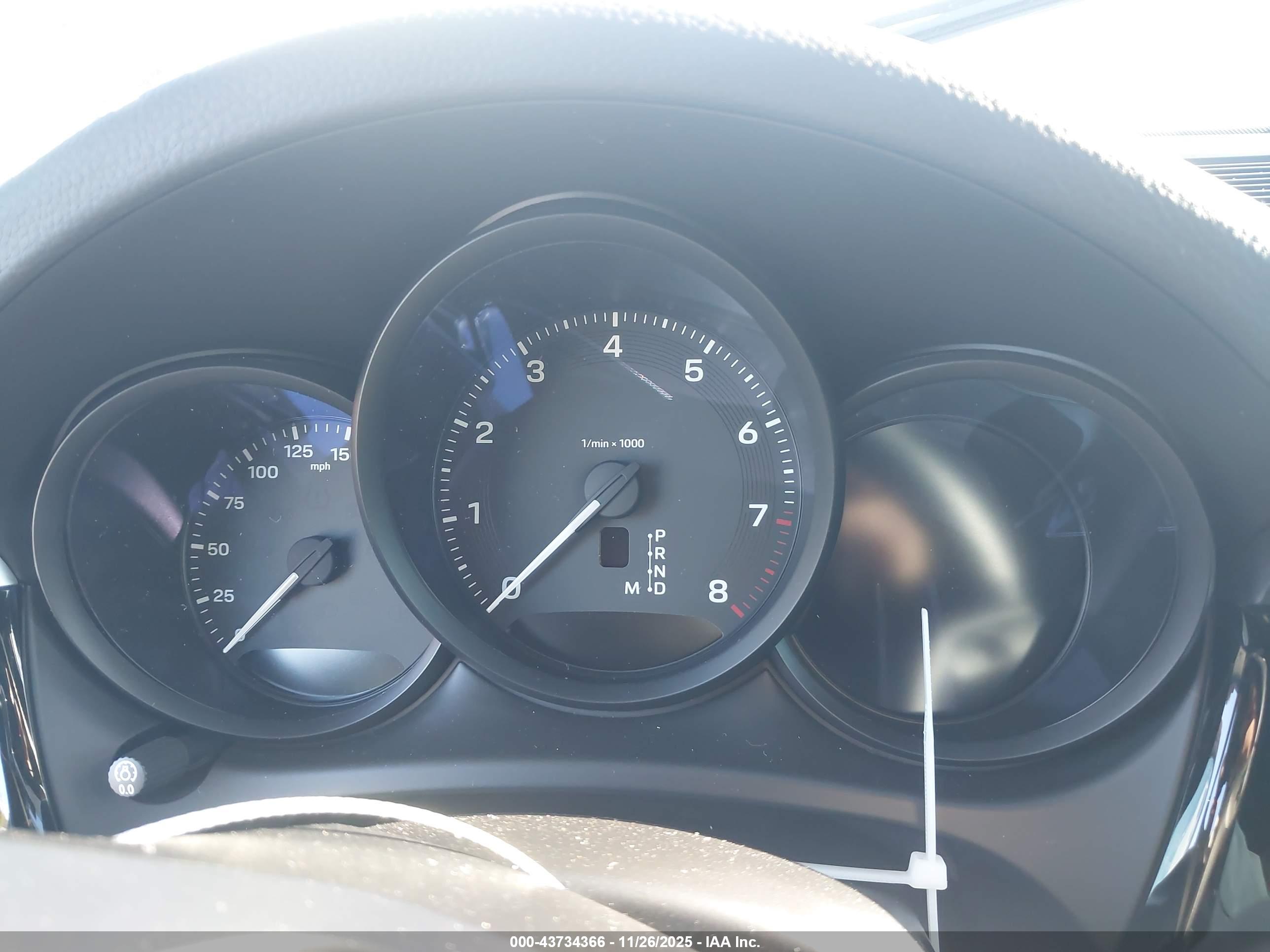 PORSCHE MACAN image 7