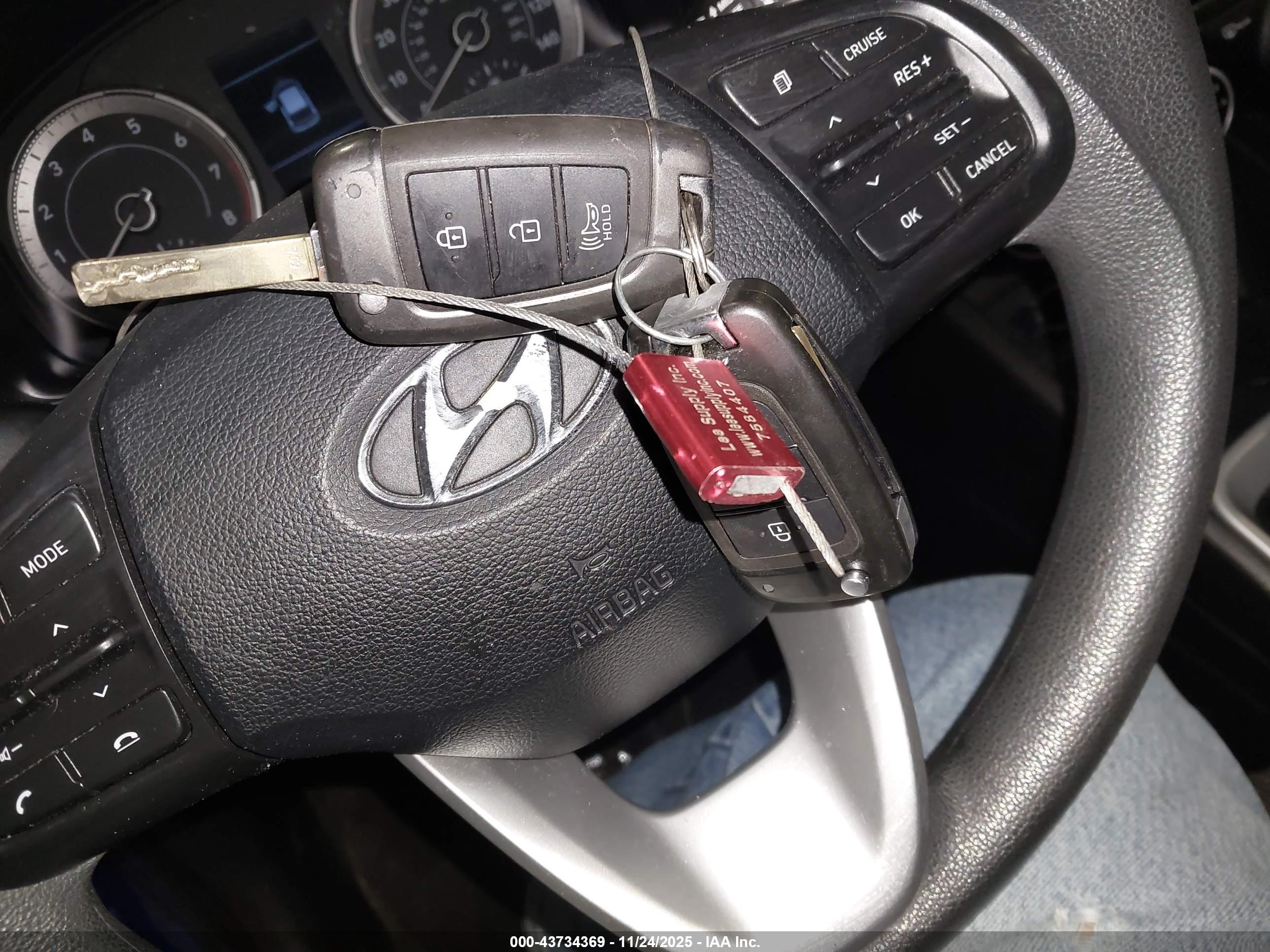 HYUNDAI VENUE image 11