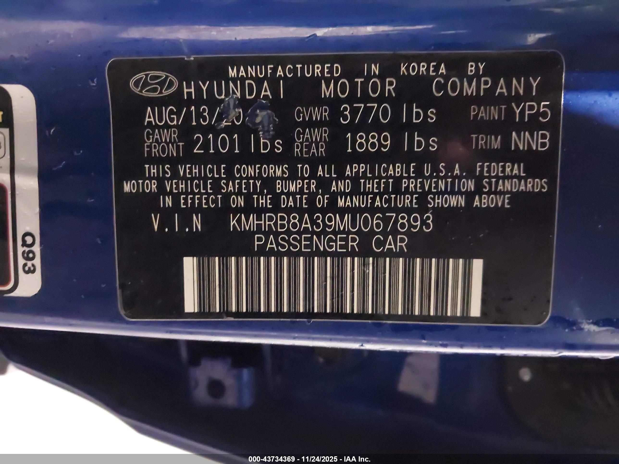 HYUNDAI VENUE image 9