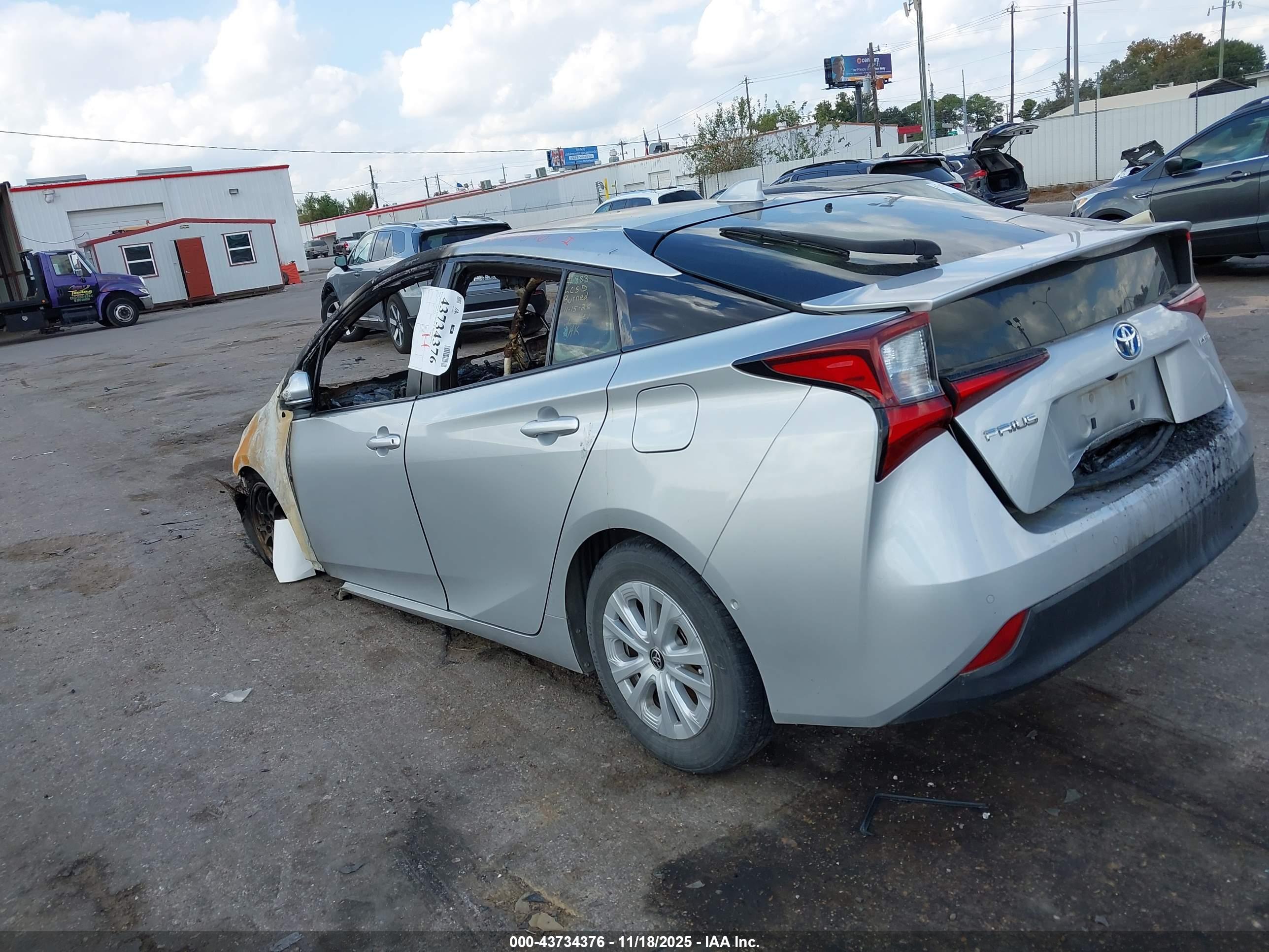 TOYOTA PRIUS image 3
