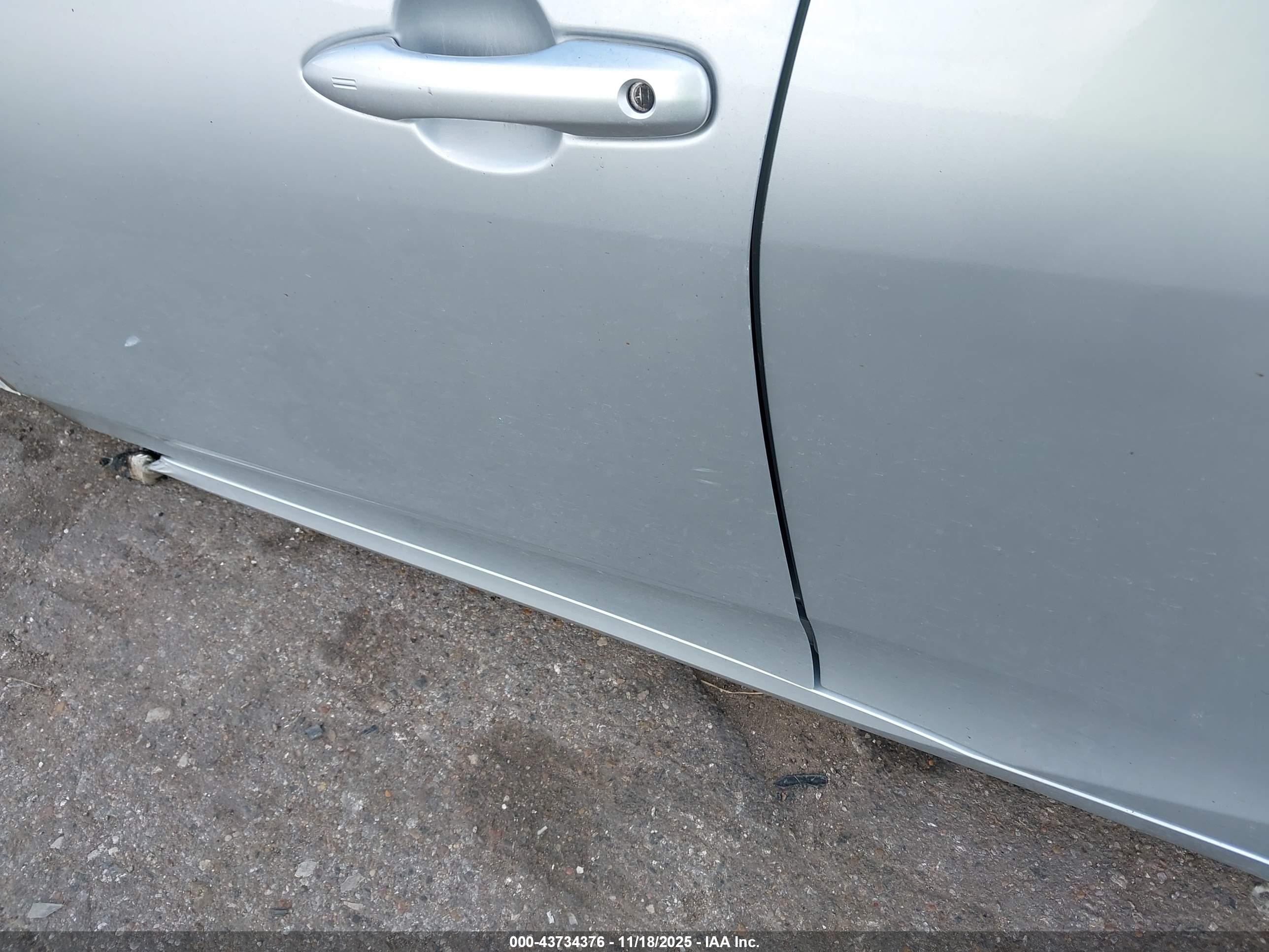 TOYOTA PRIUS image 9