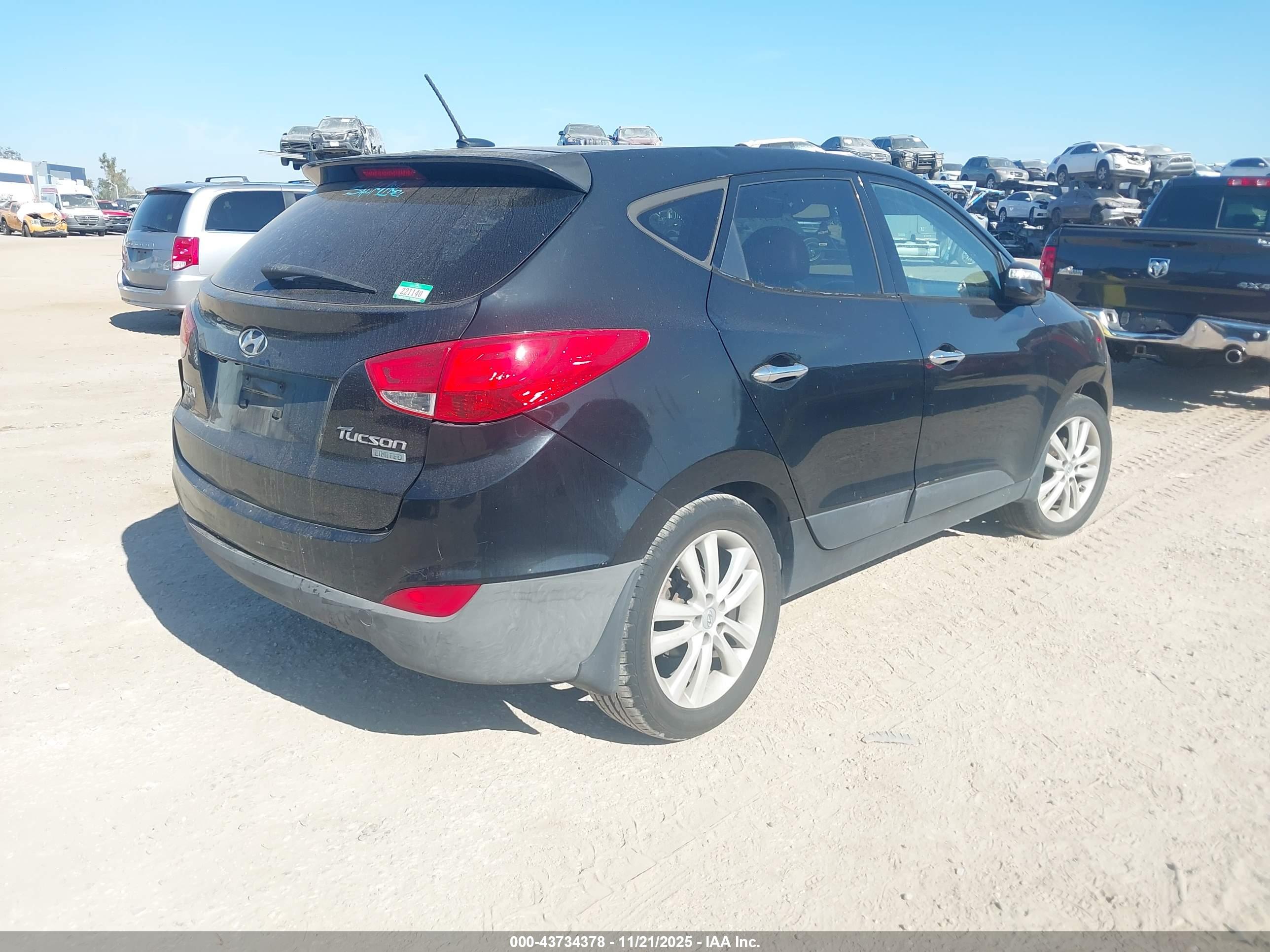 HYUNDAI TUCSON image 4