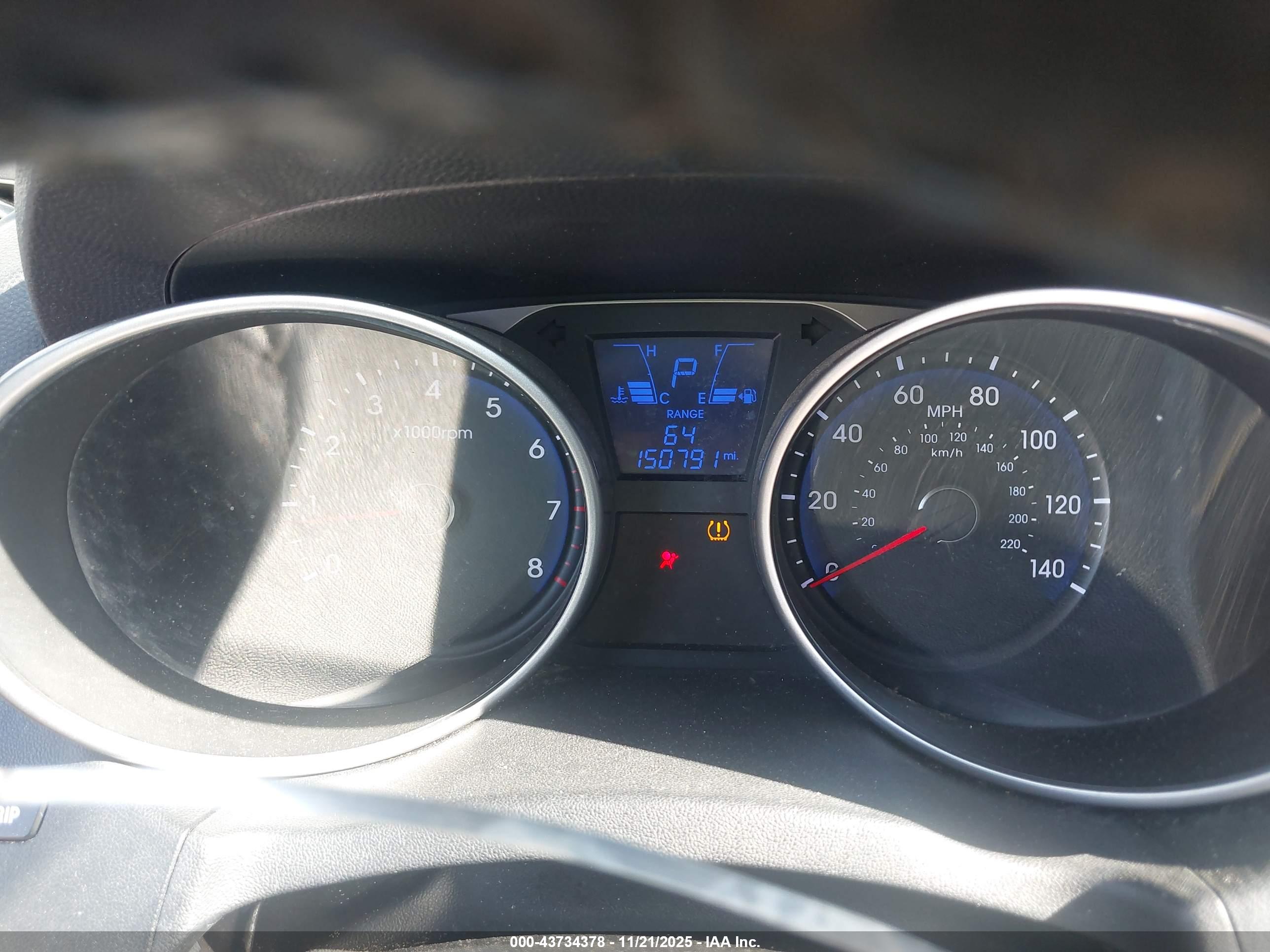 HYUNDAI TUCSON image 7