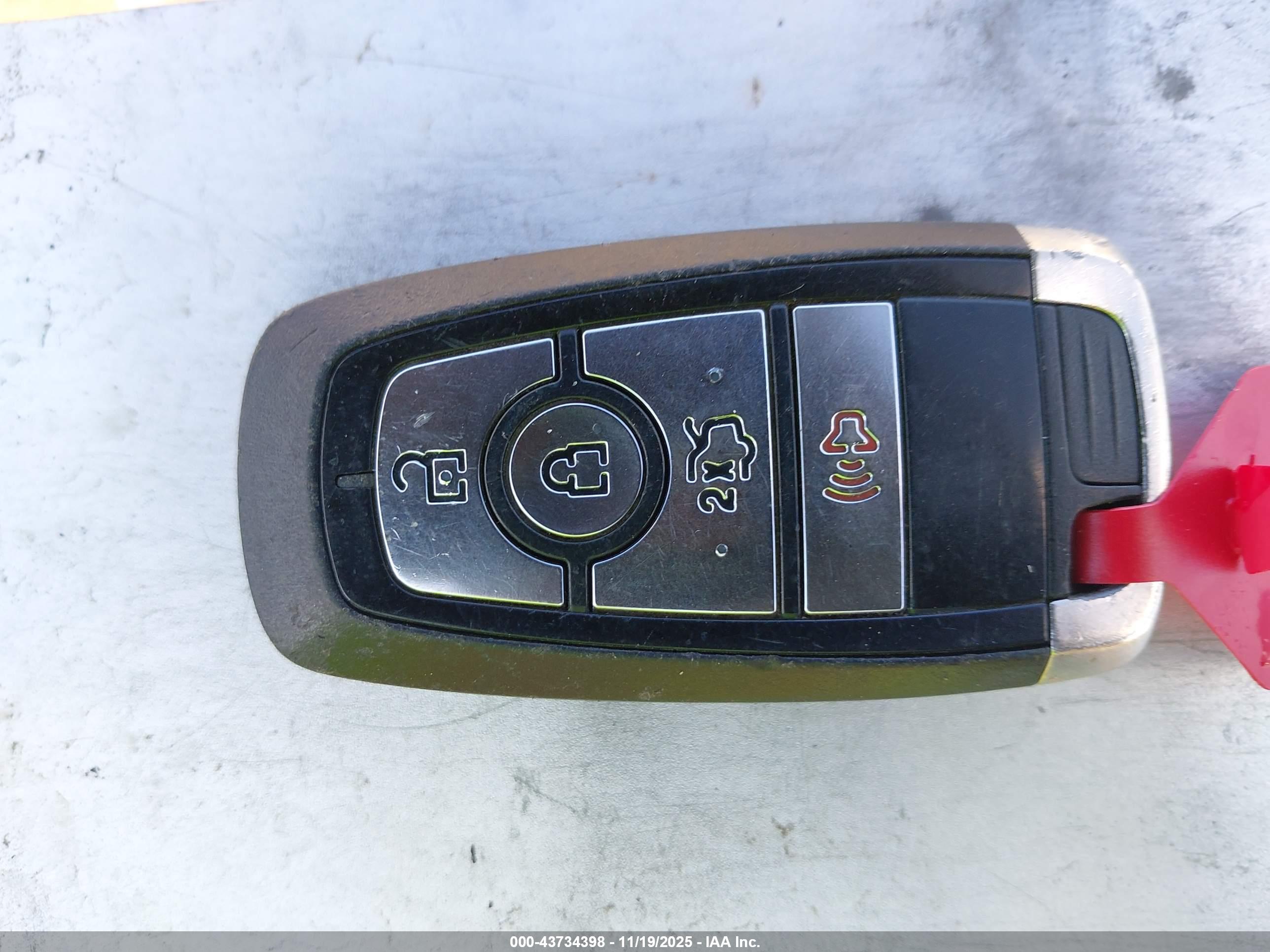 FORD FUSION image 11