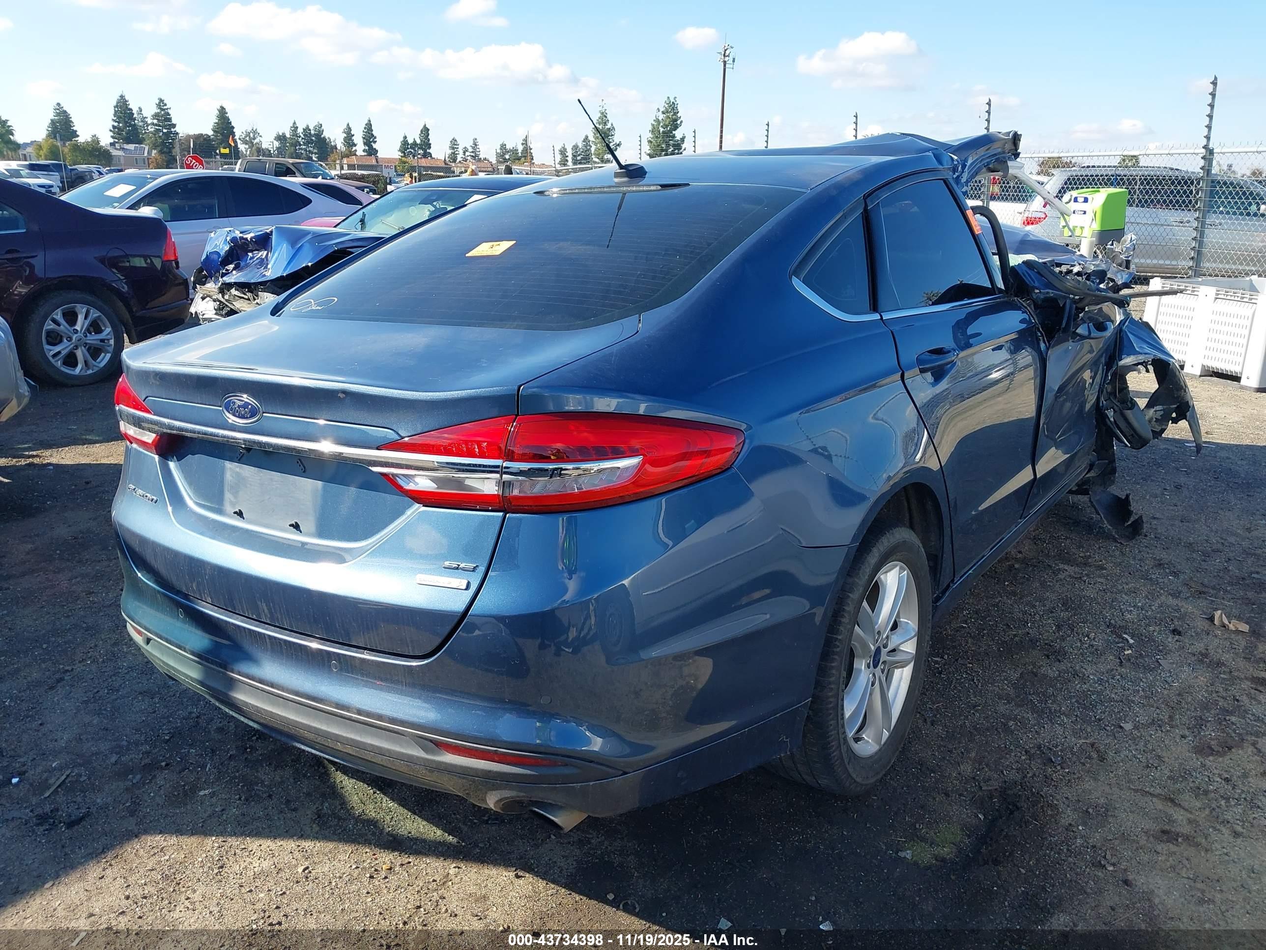 FORD FUSION image 4