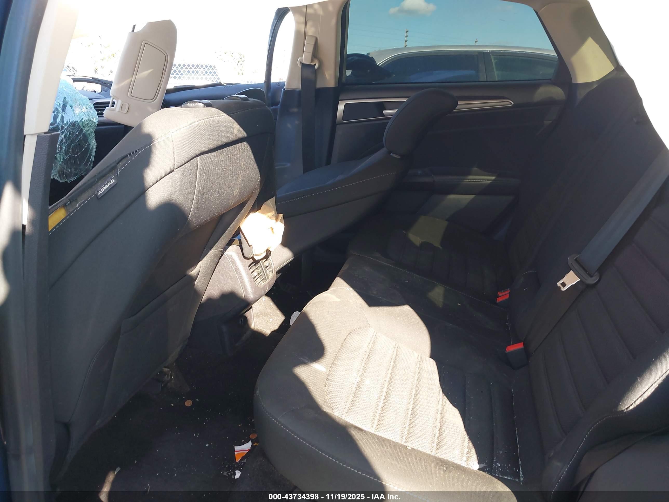 FORD FUSION image 8