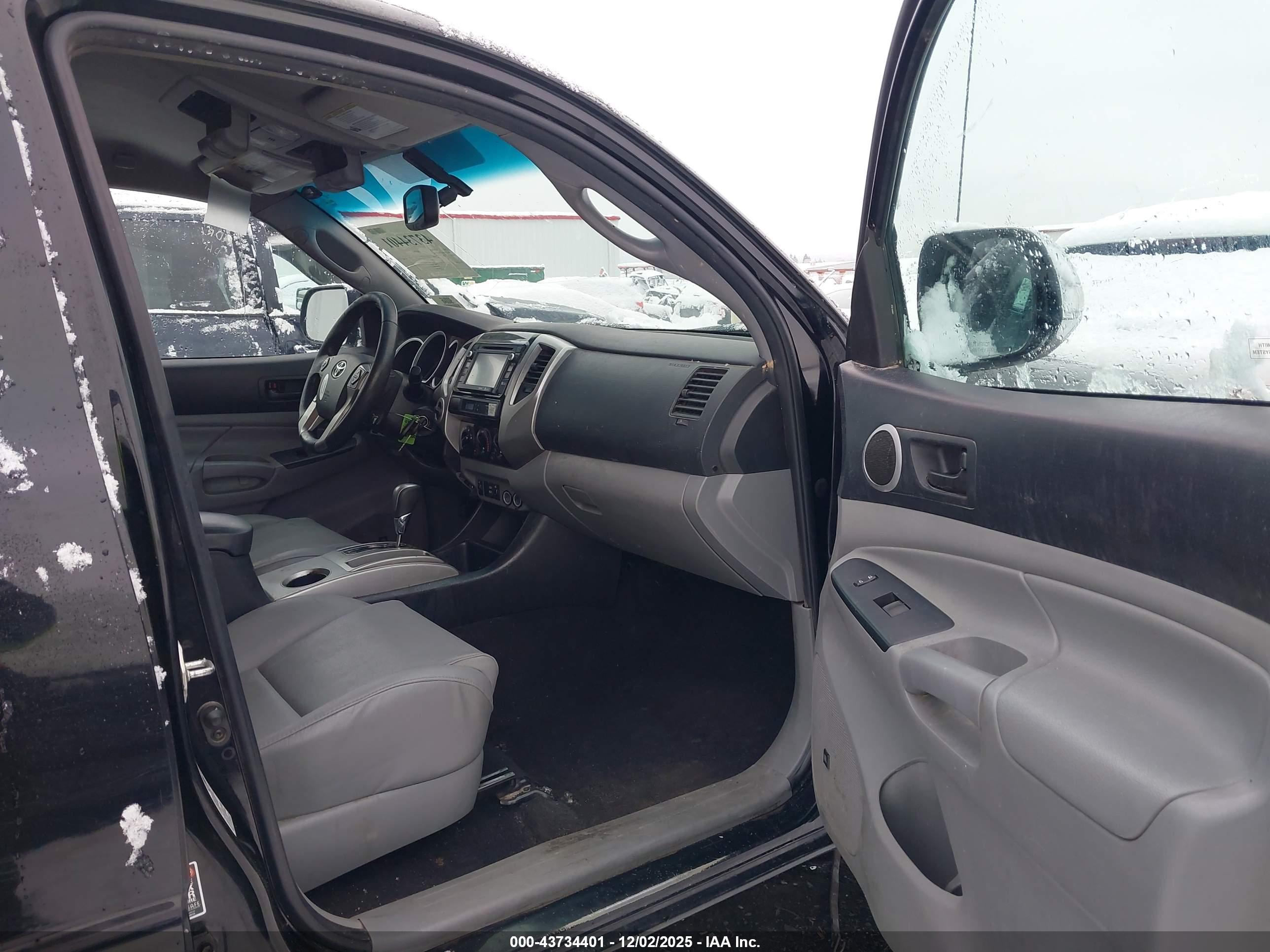 TOYOTA TACOMA image 5