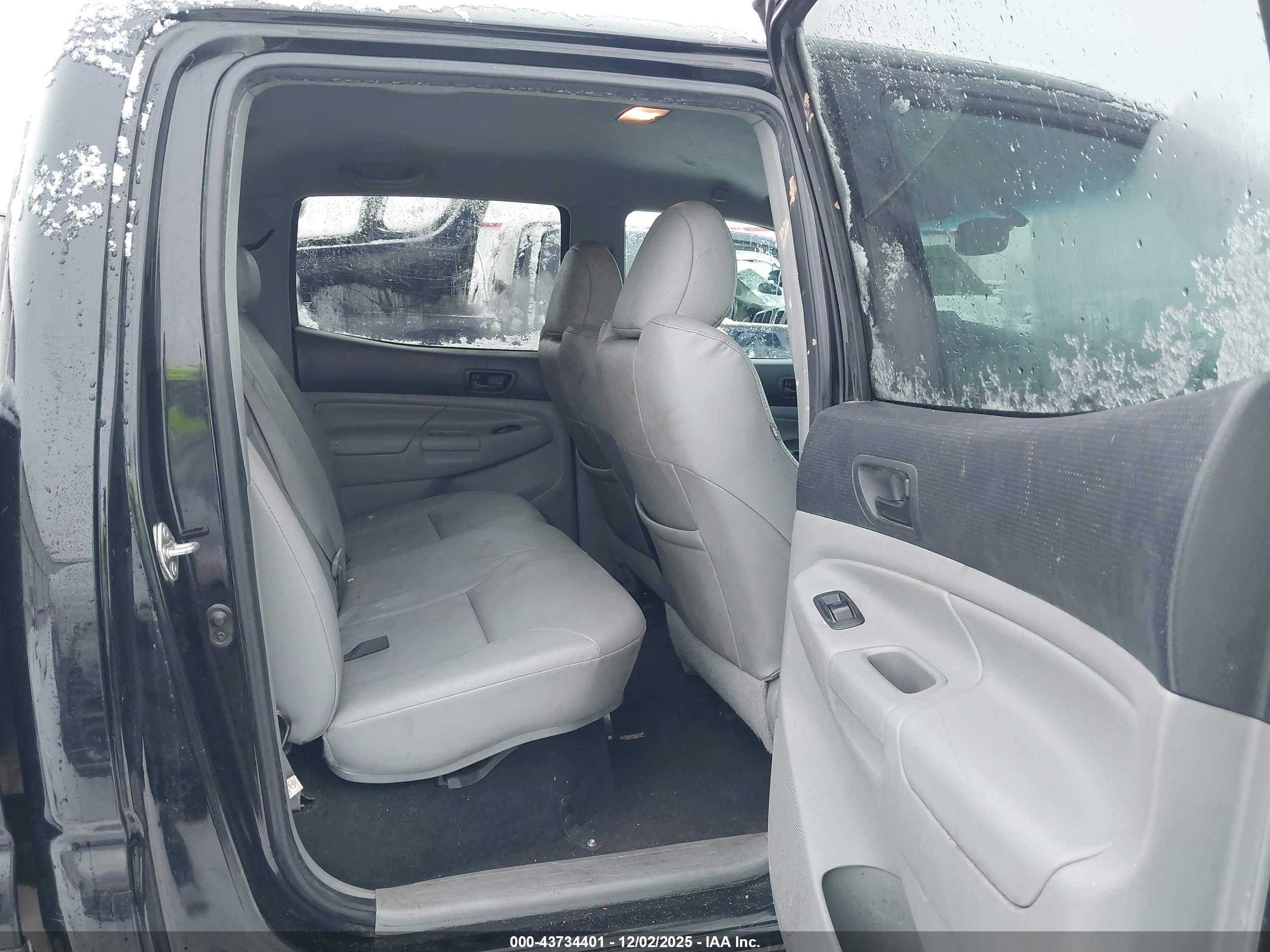 TOYOTA TACOMA image 8