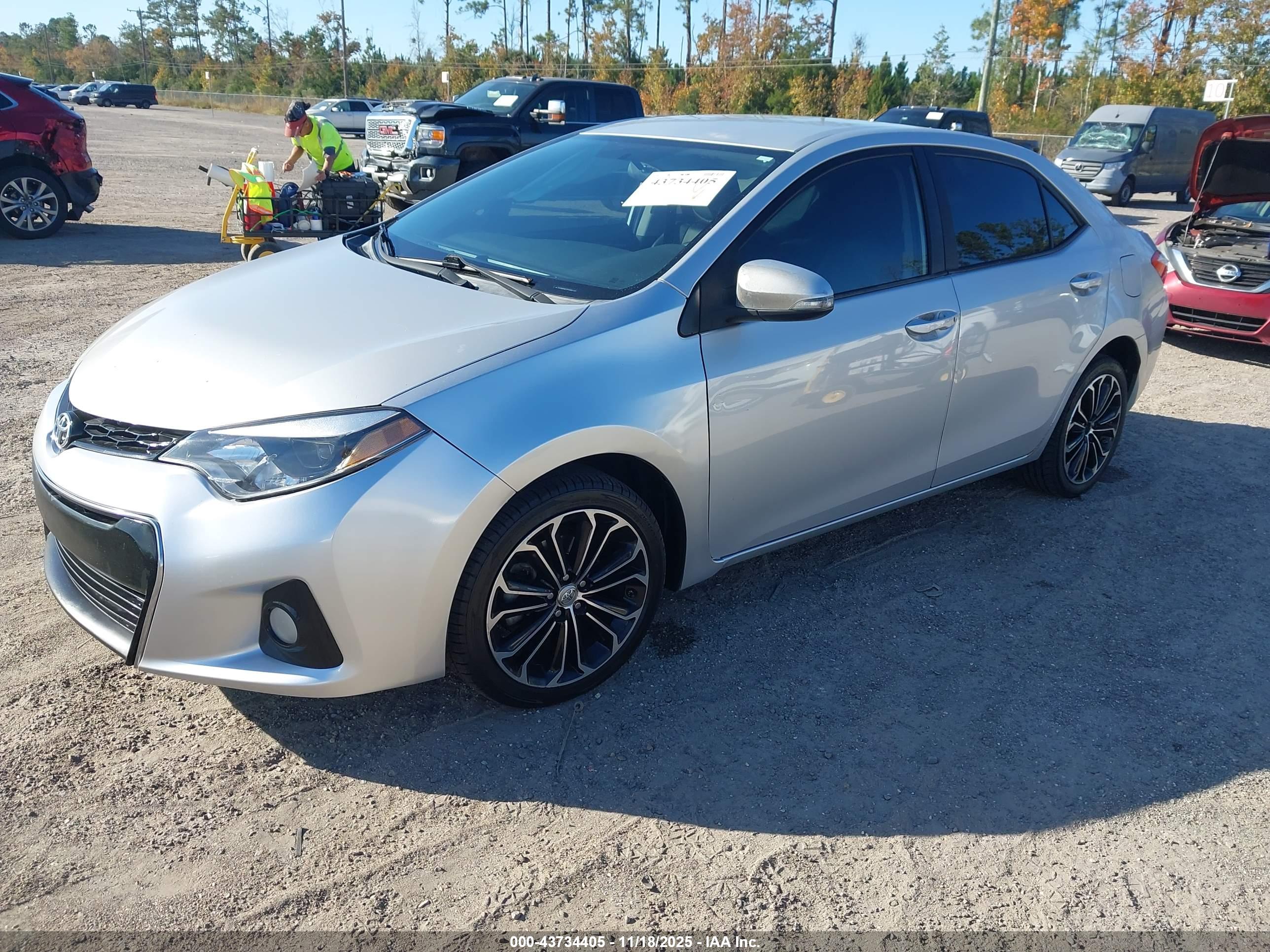 TOYOTA COROLLA image 2