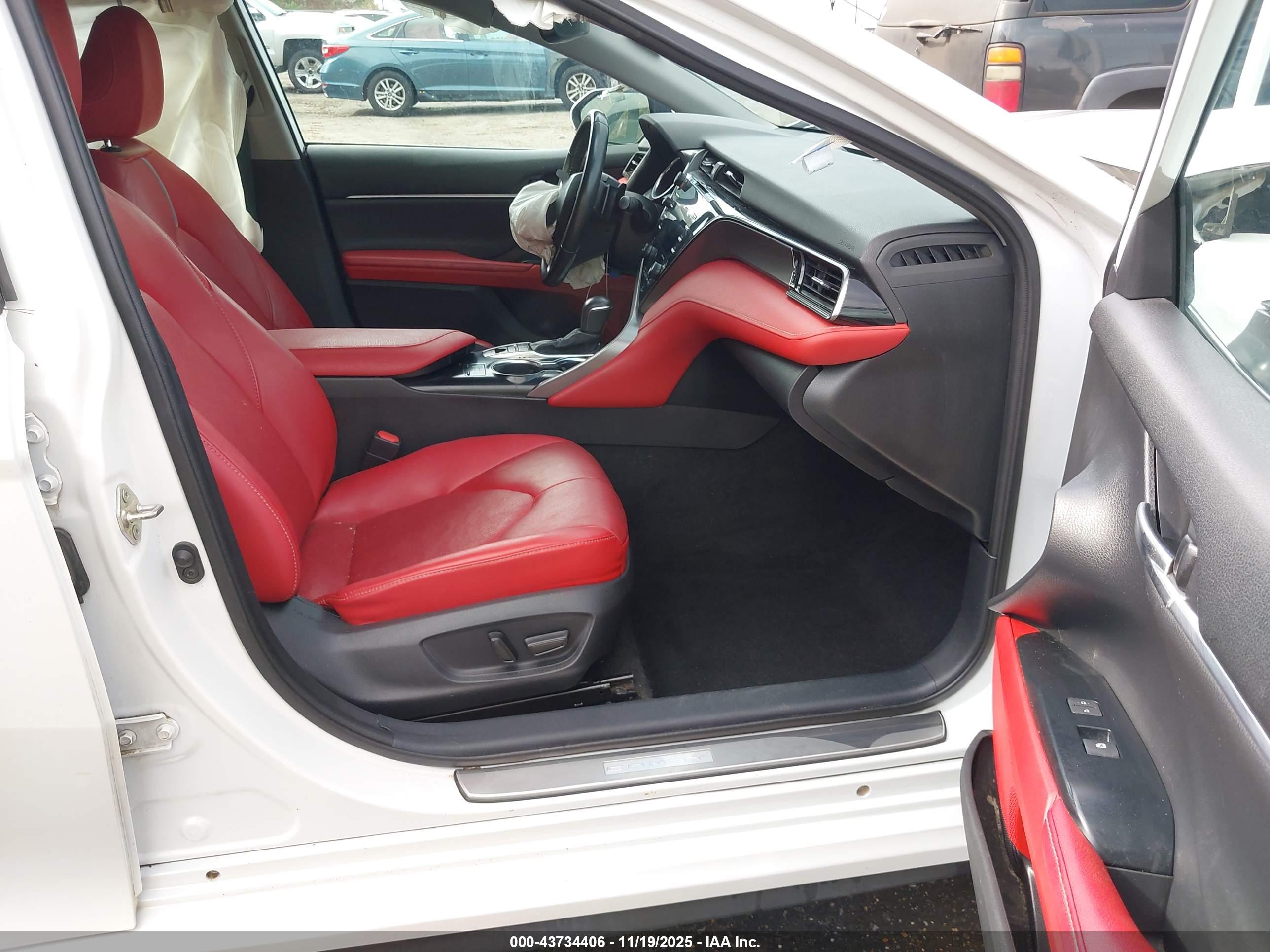 TOYOTA CAMRY image 5