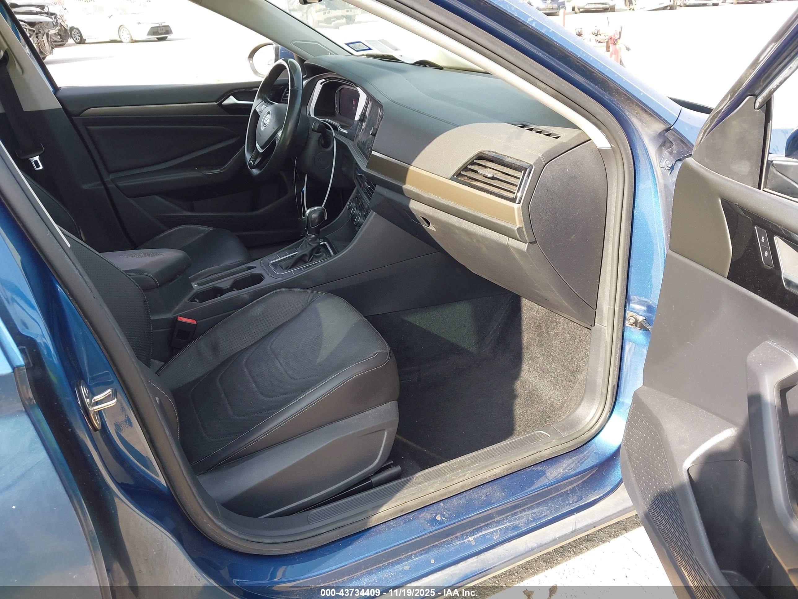 VOLKSWAGEN JETTA image 5