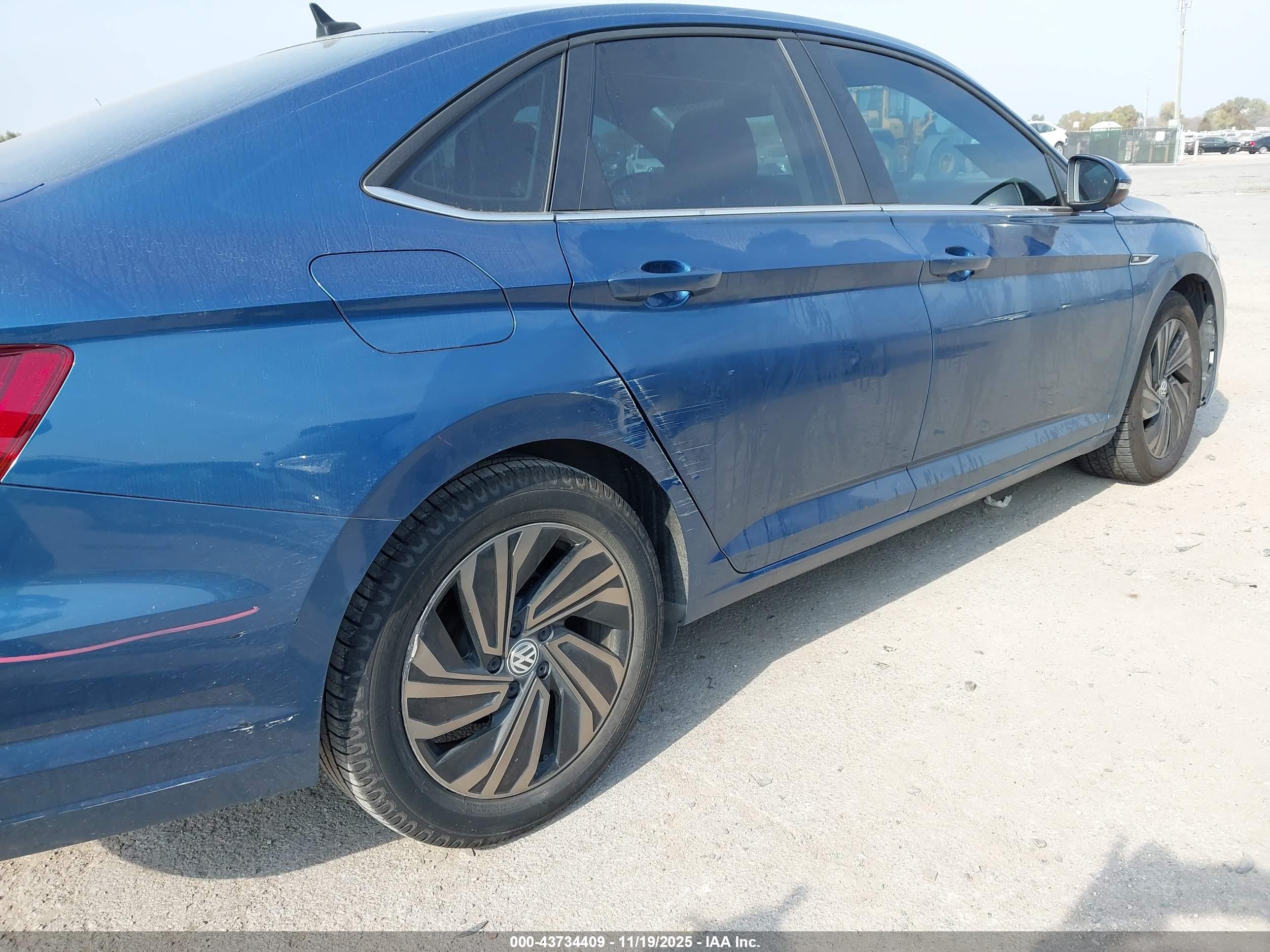 VOLKSWAGEN JETTA image 6