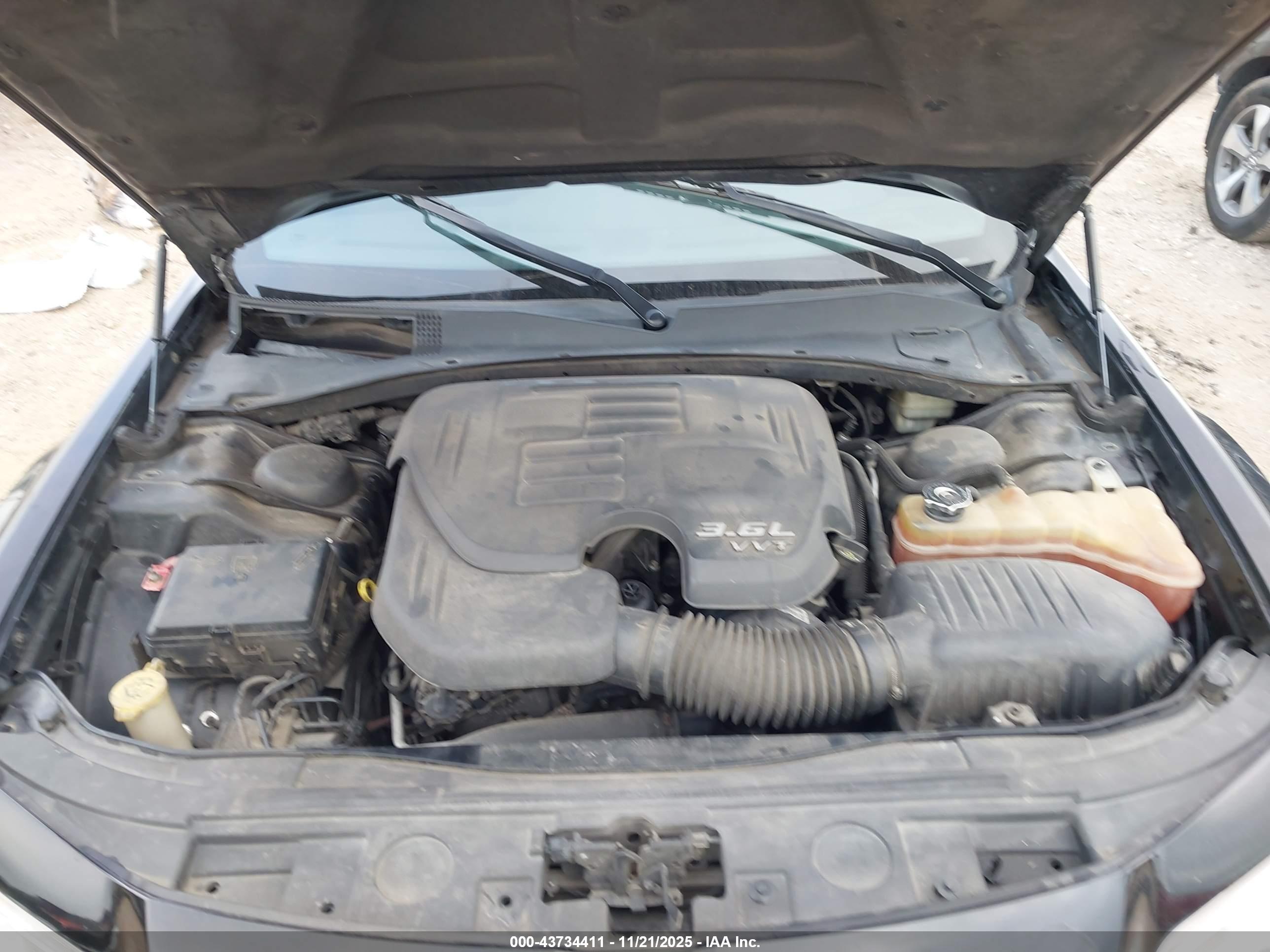 CHRYSLER 300C image 10