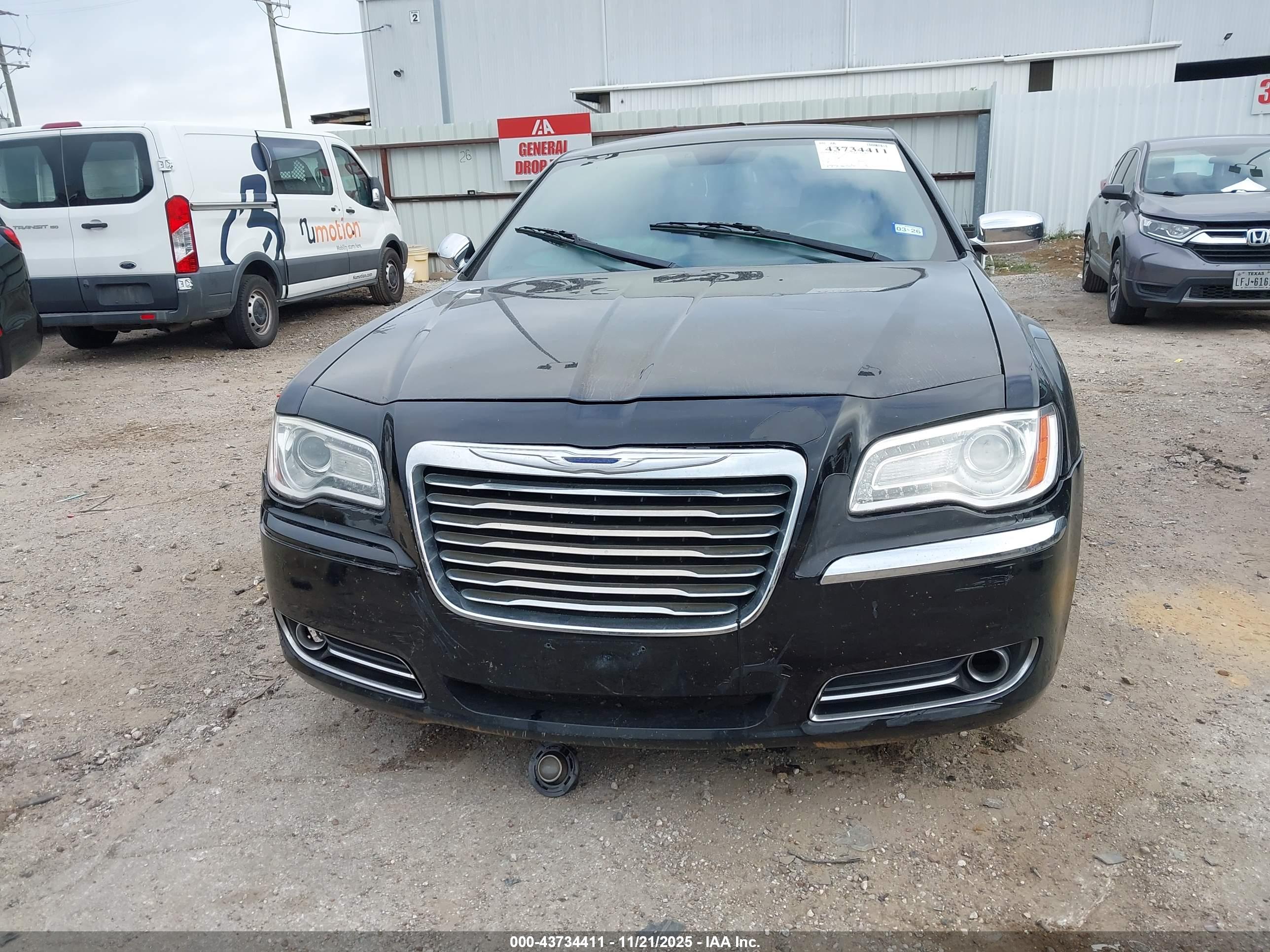 CHRYSLER 300C image 6
