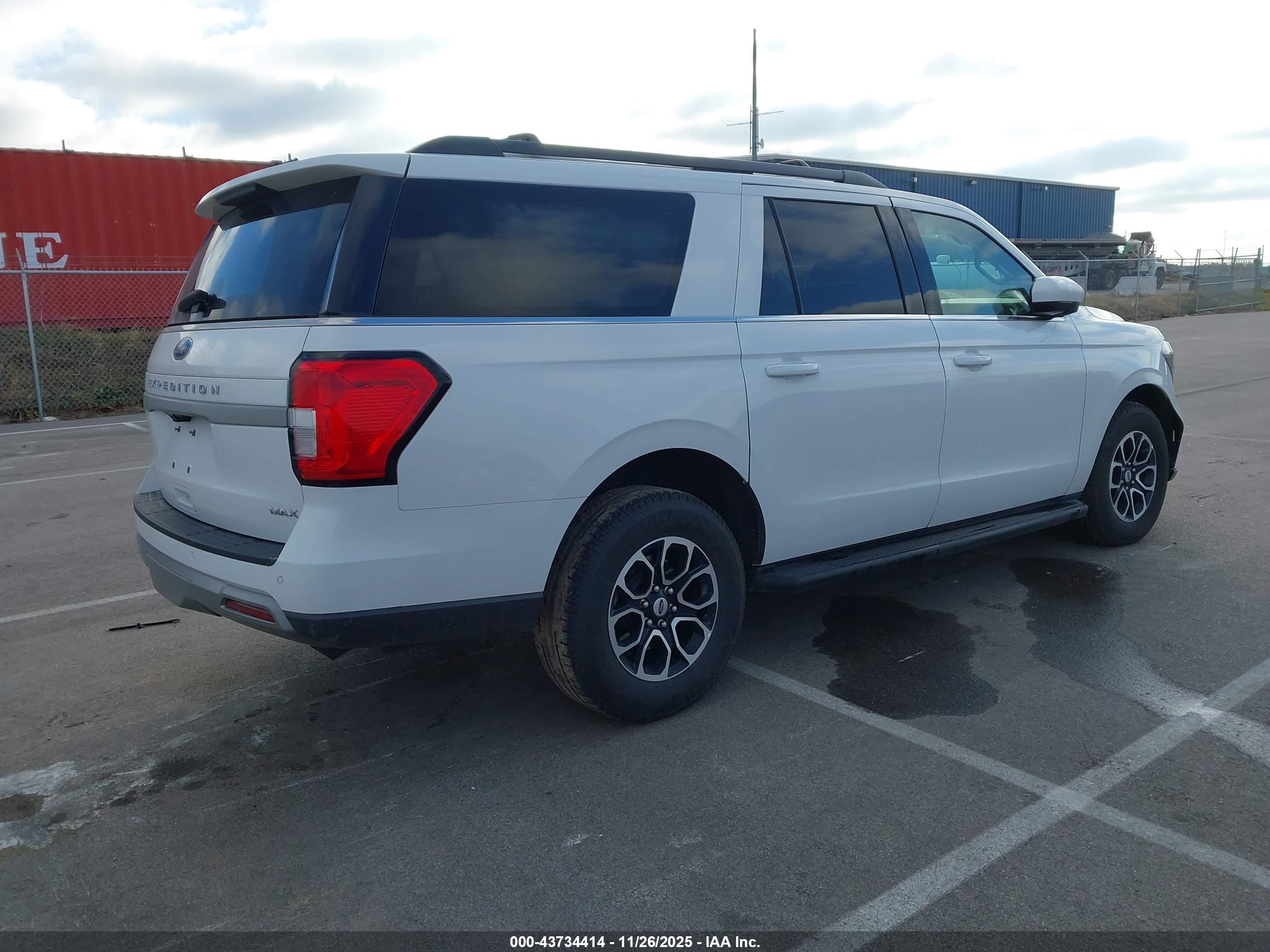 FORD EXPEDITION image 4