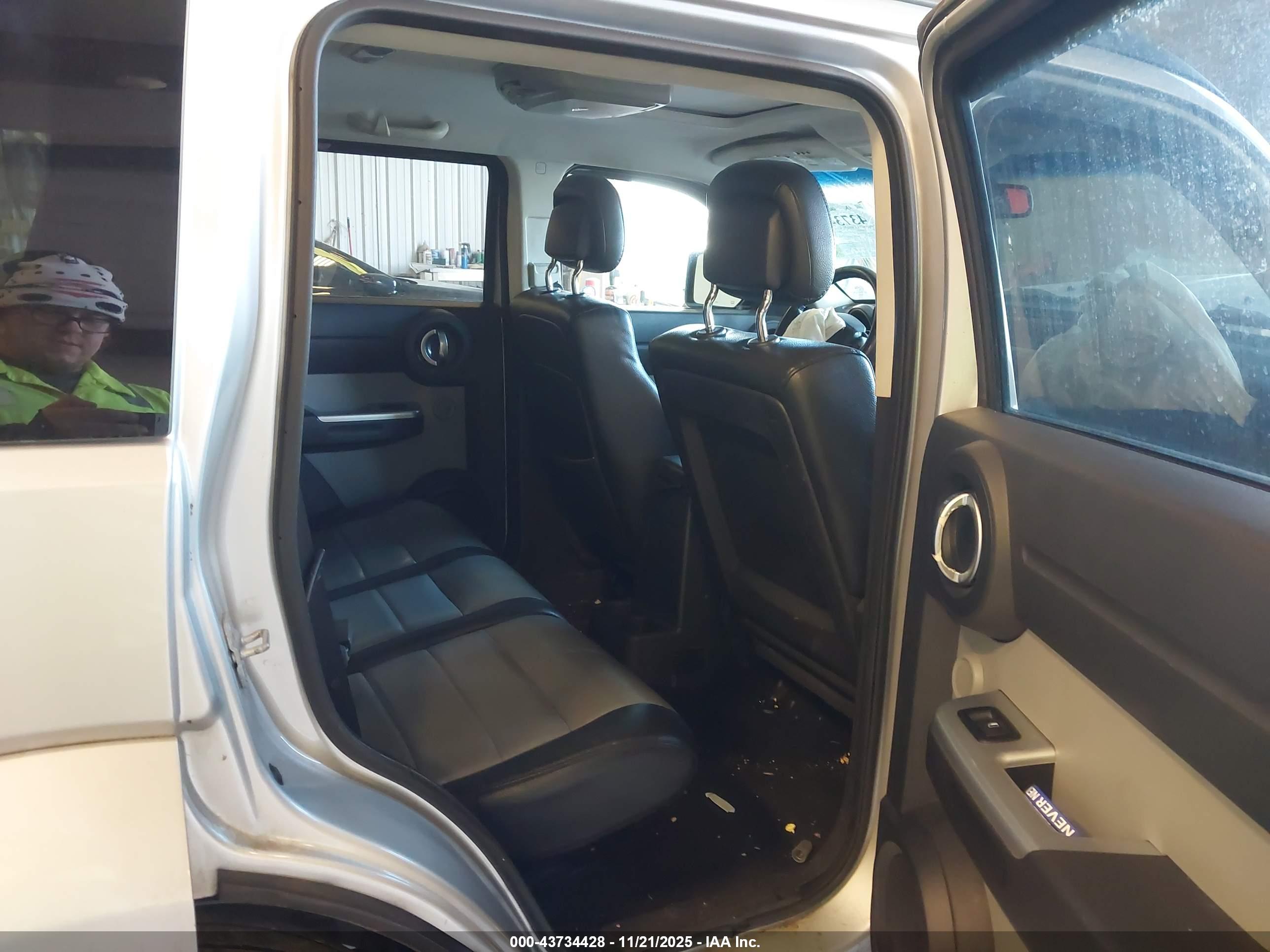 DODGE NITRO image 8