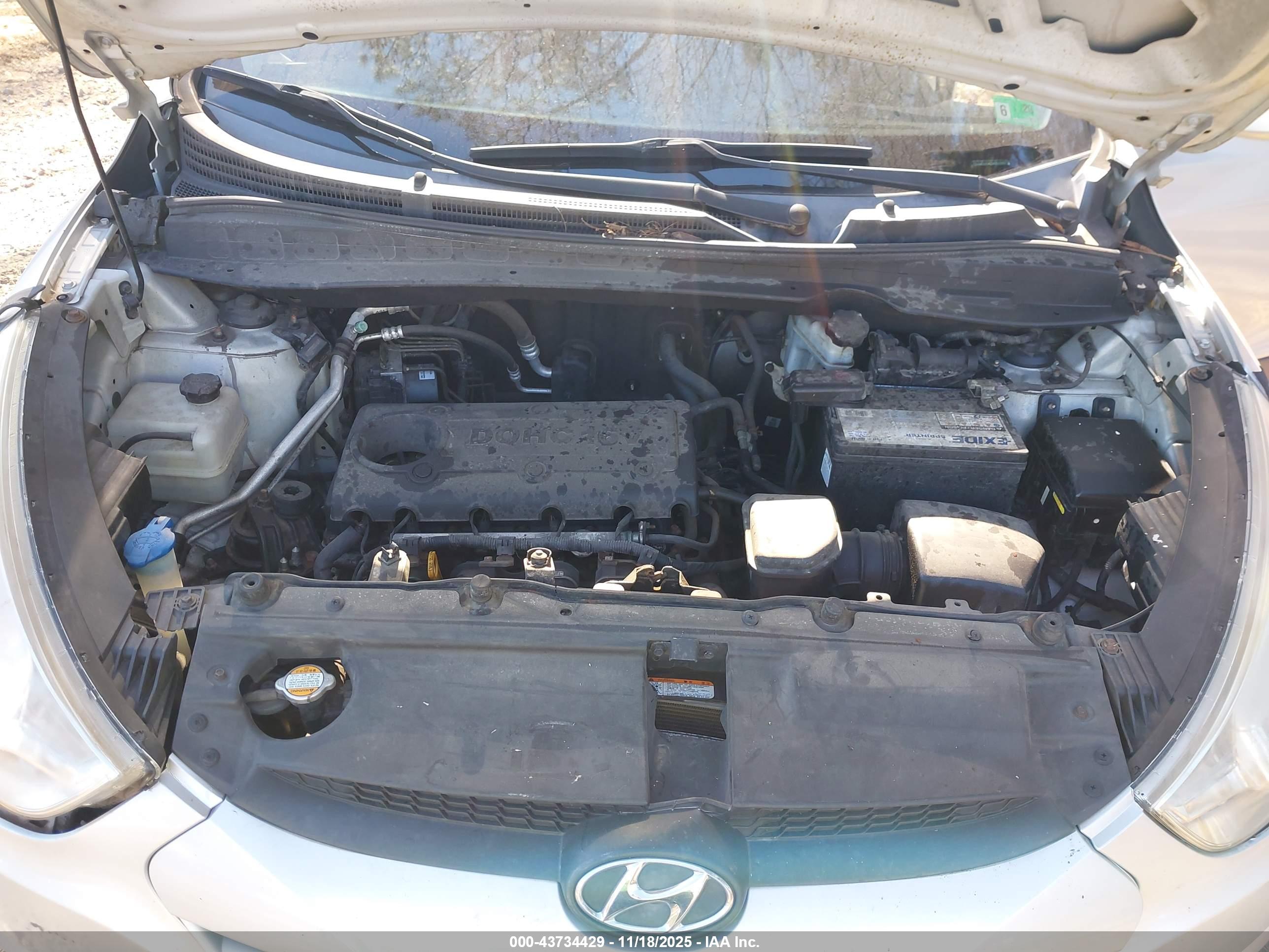 HYUNDAI TUCSON image 10