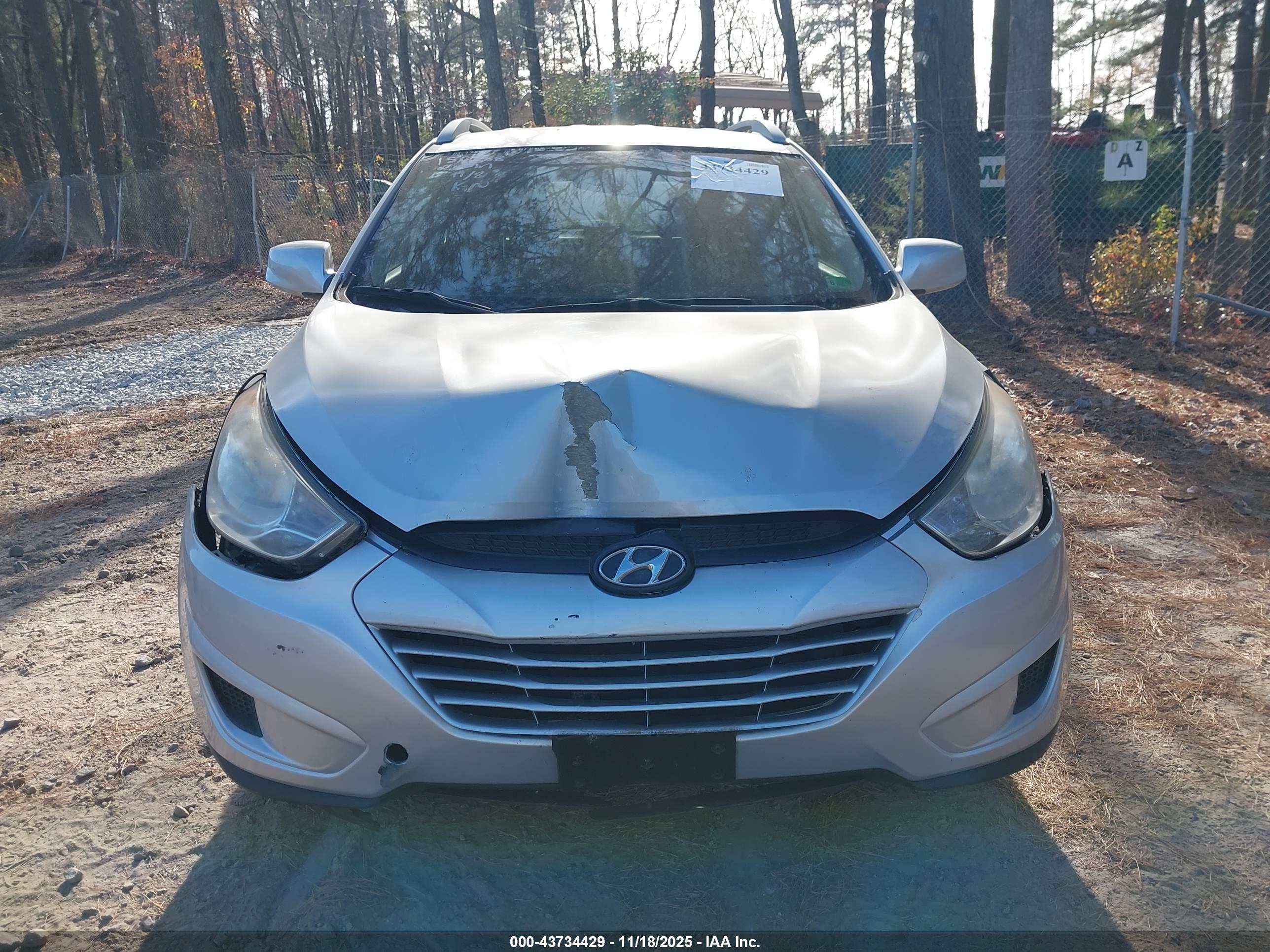 HYUNDAI TUCSON image 6
