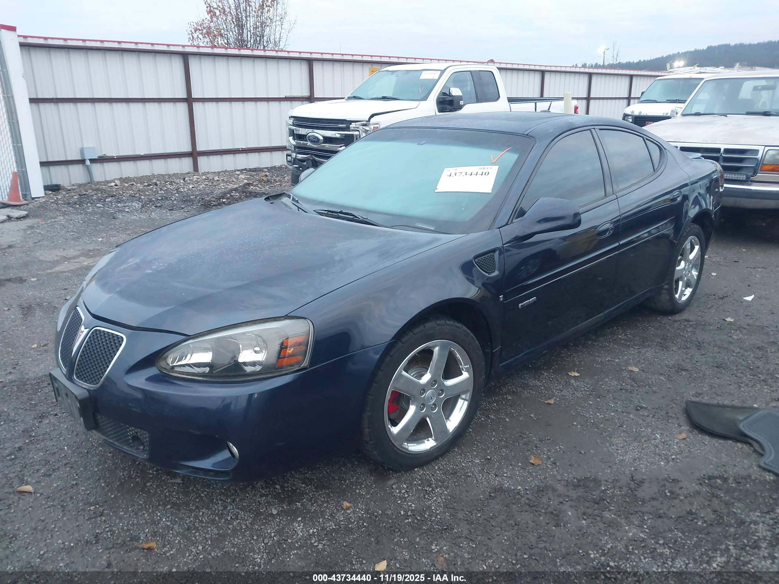 PONTIAC GRAND image 2