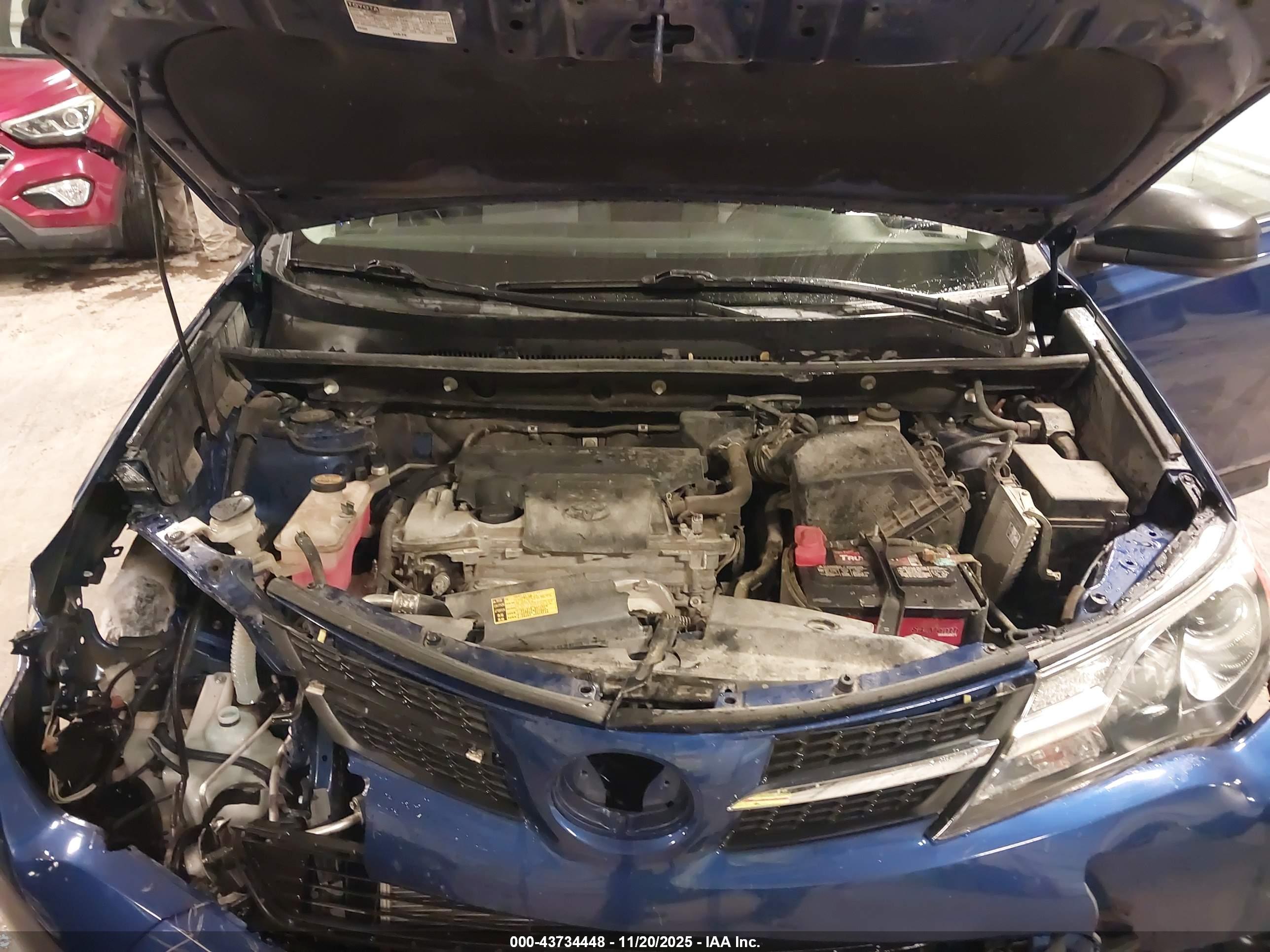 TOYOTA RAV4 image 10