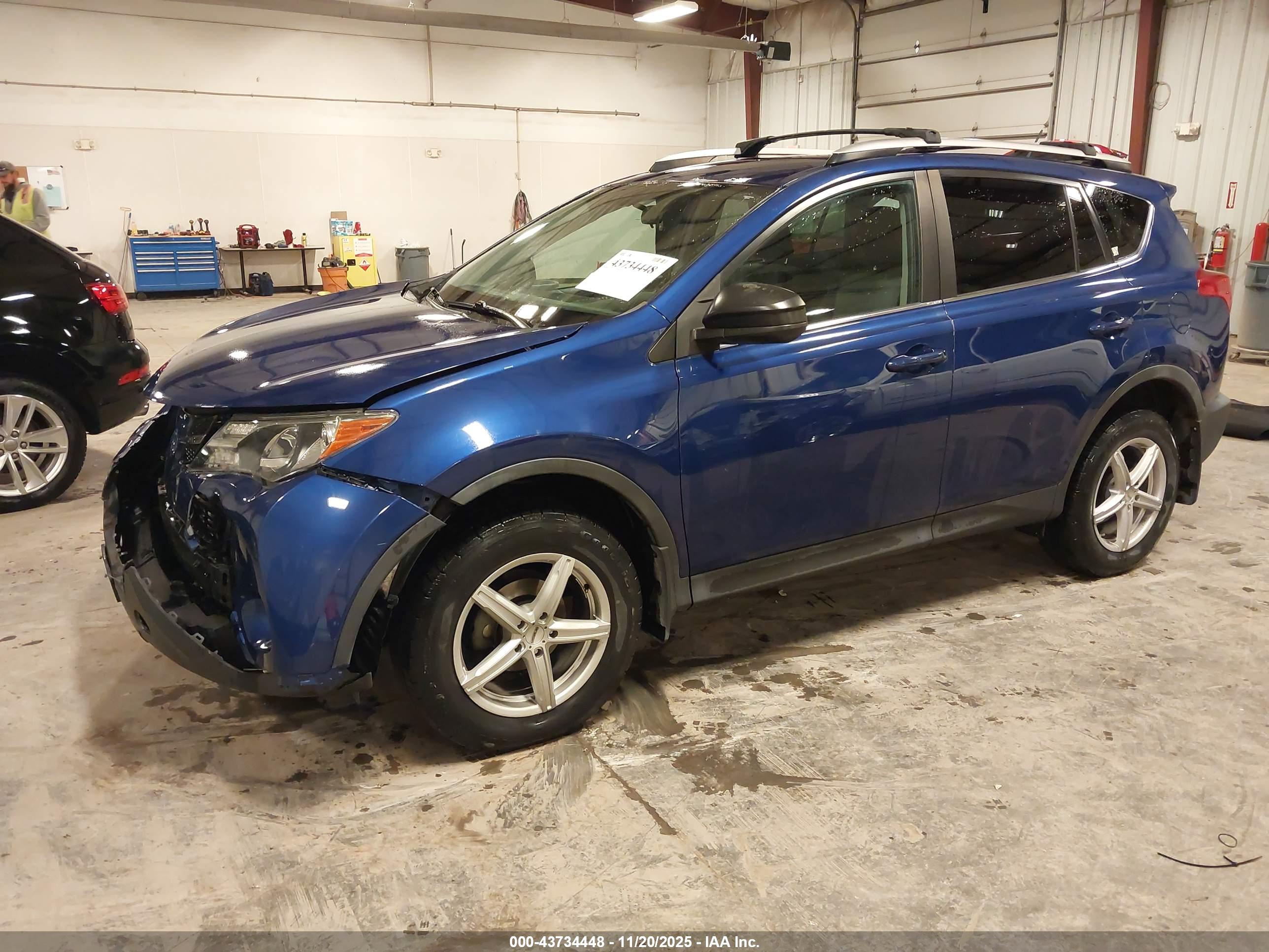 TOYOTA RAV4 image 2