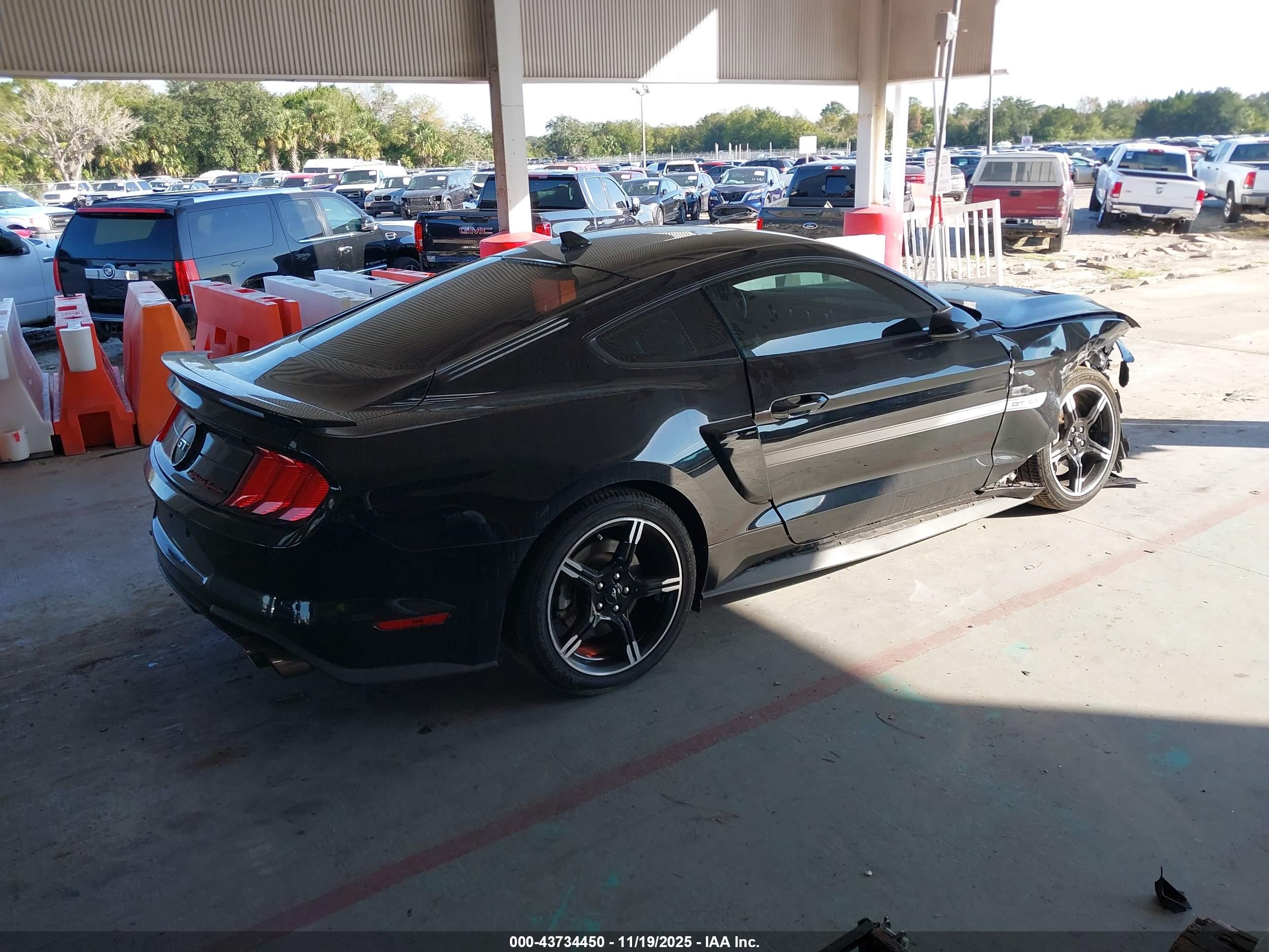 FORD MUSTANG image 4