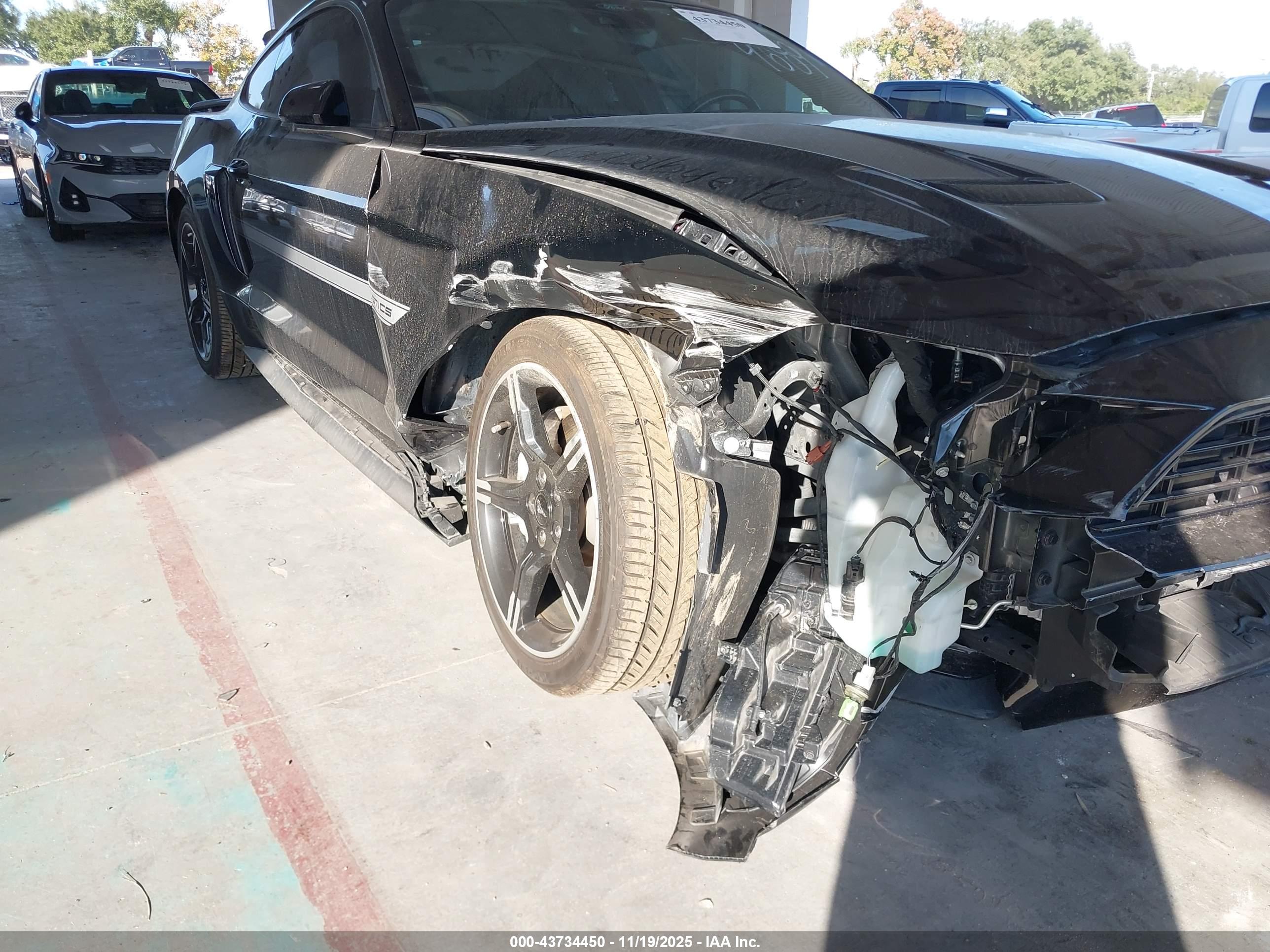 FORD MUSTANG image 6