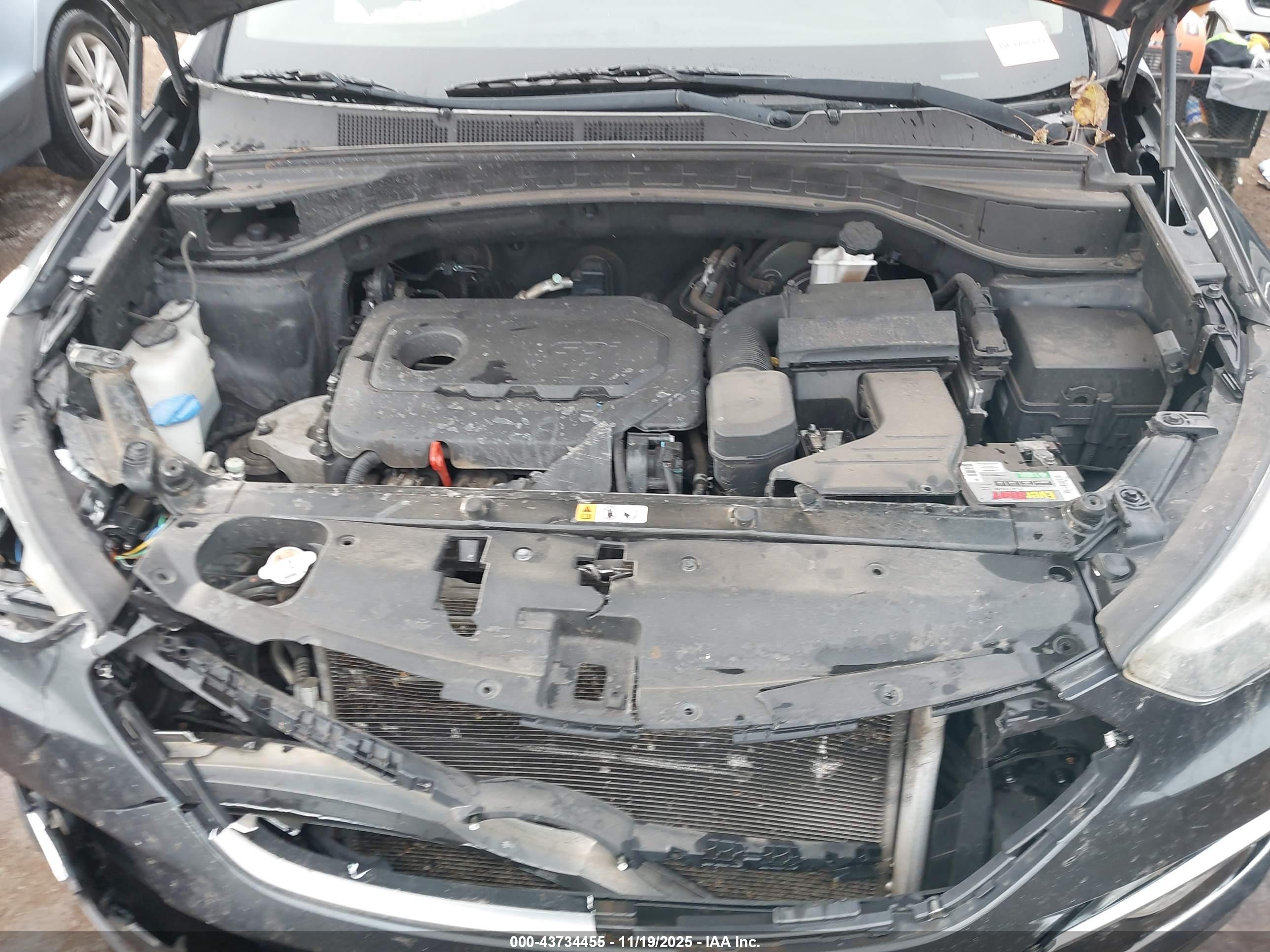 HYUNDAI SANTA image 10