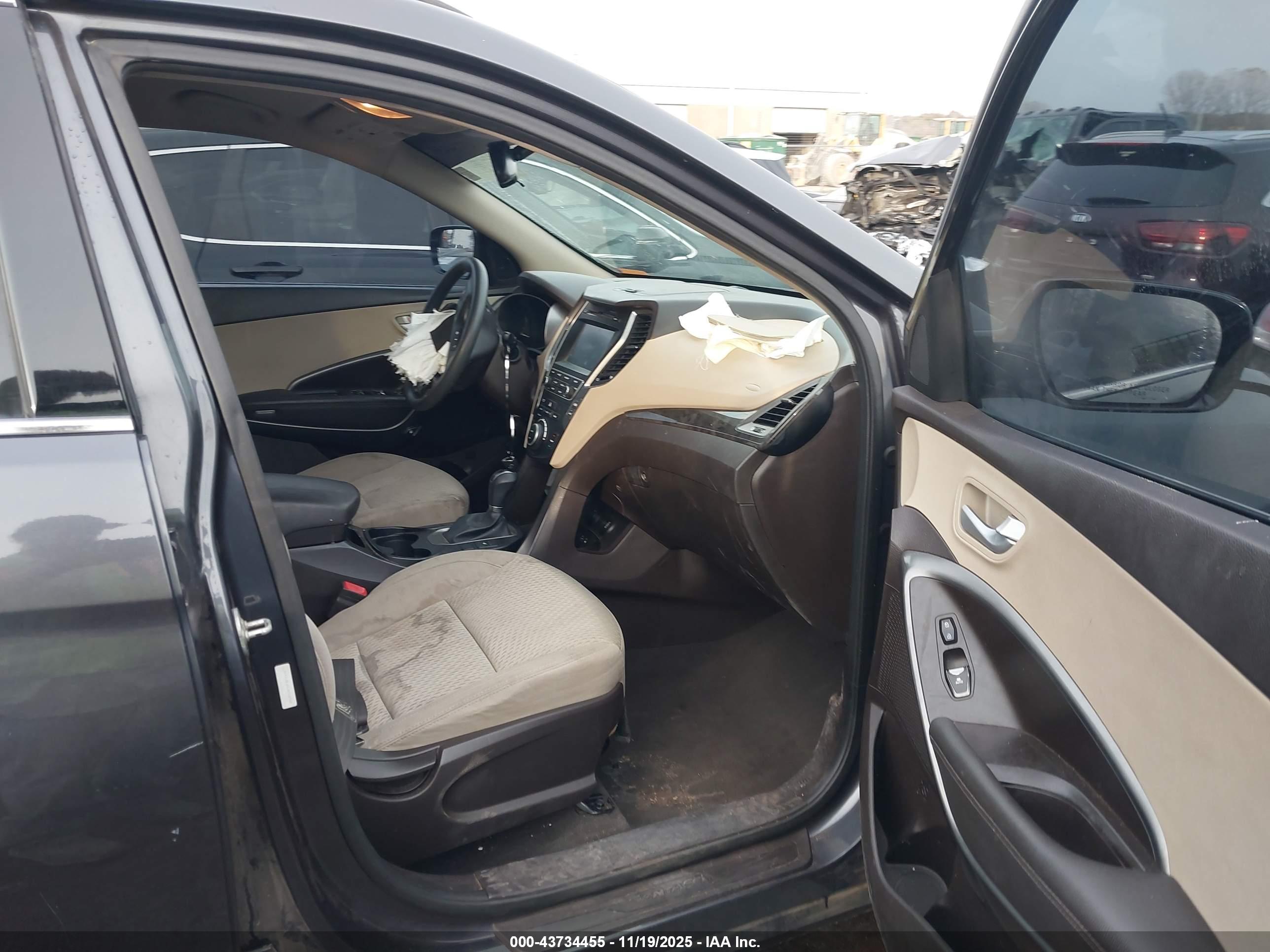 HYUNDAI SANTA image 5