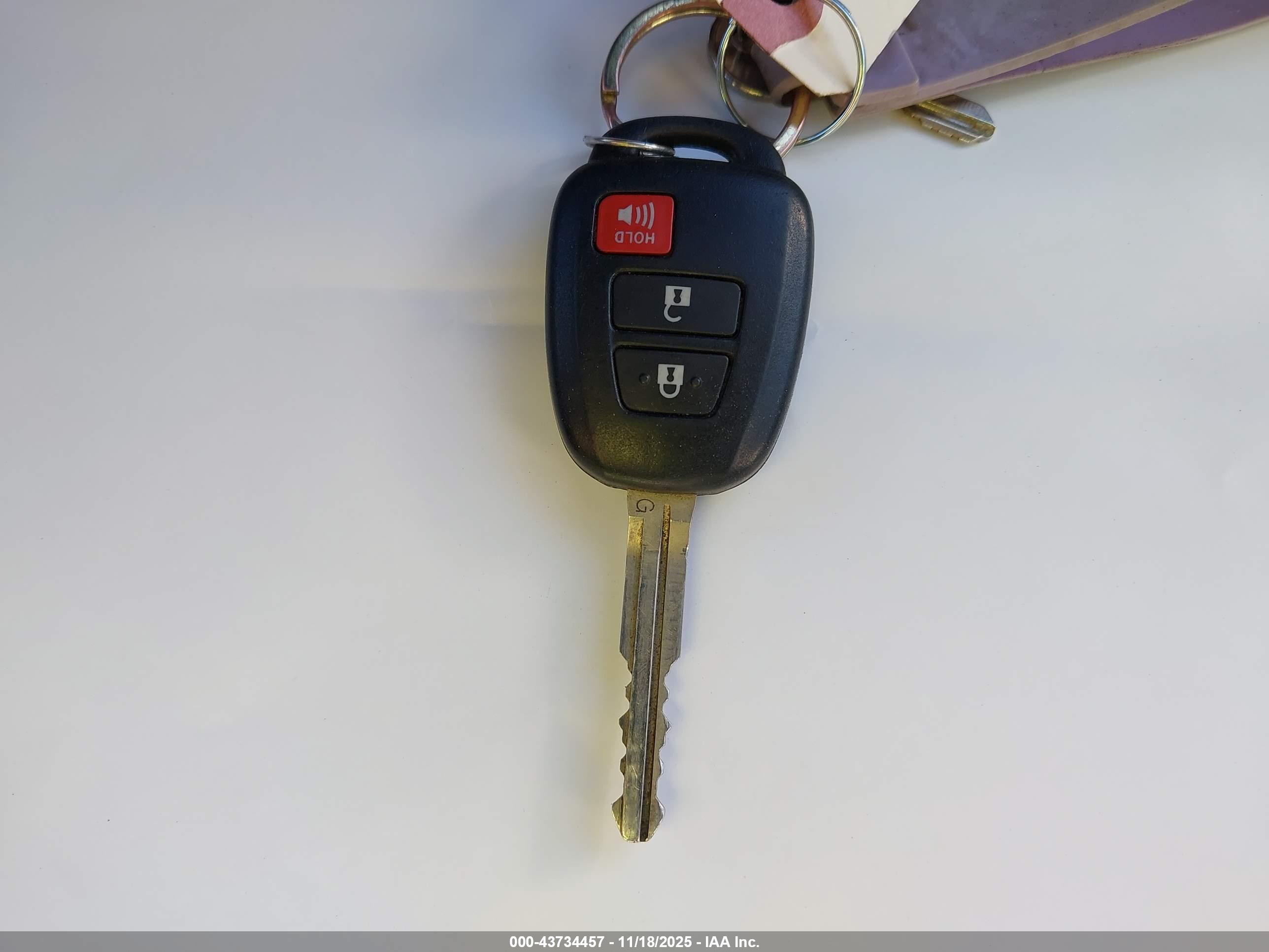 TOYOTA PRIUS image 11