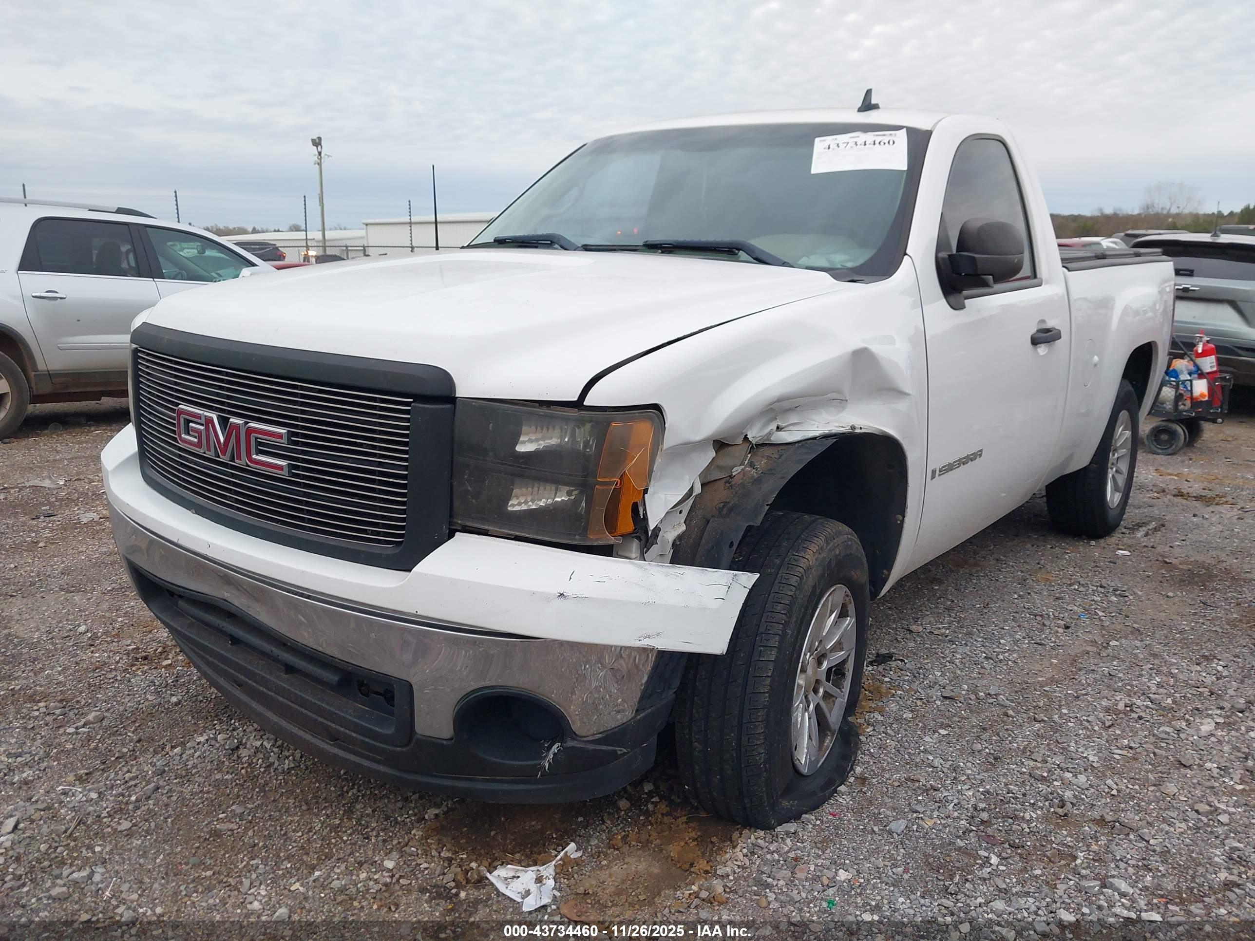 GMC SIERRA image 2