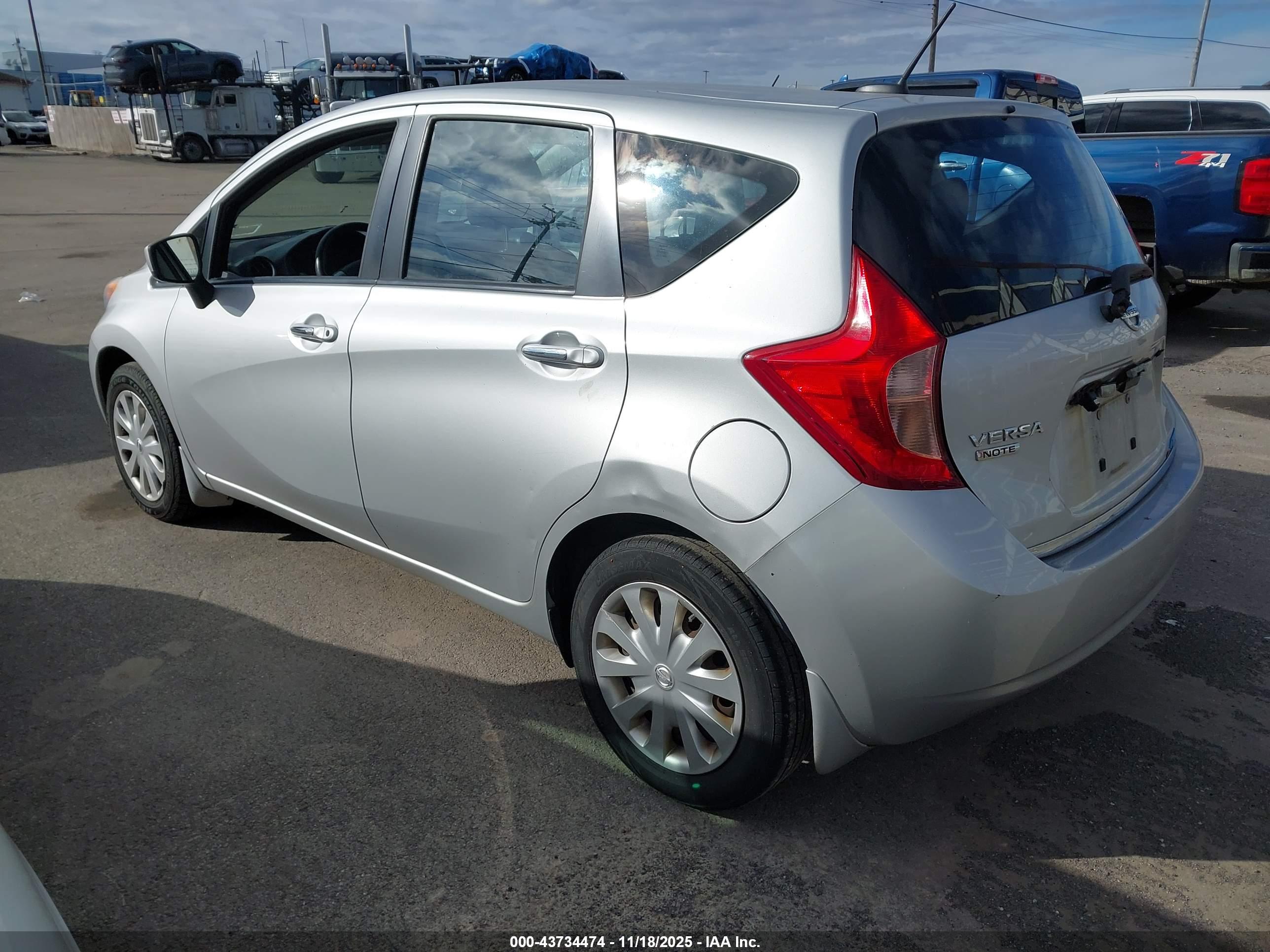 NISSAN VERSA image 3