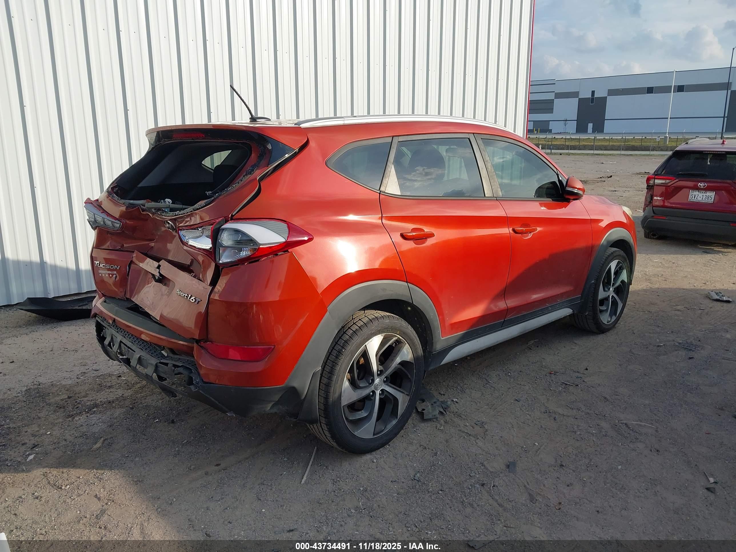 HYUNDAI TUCSON image 4