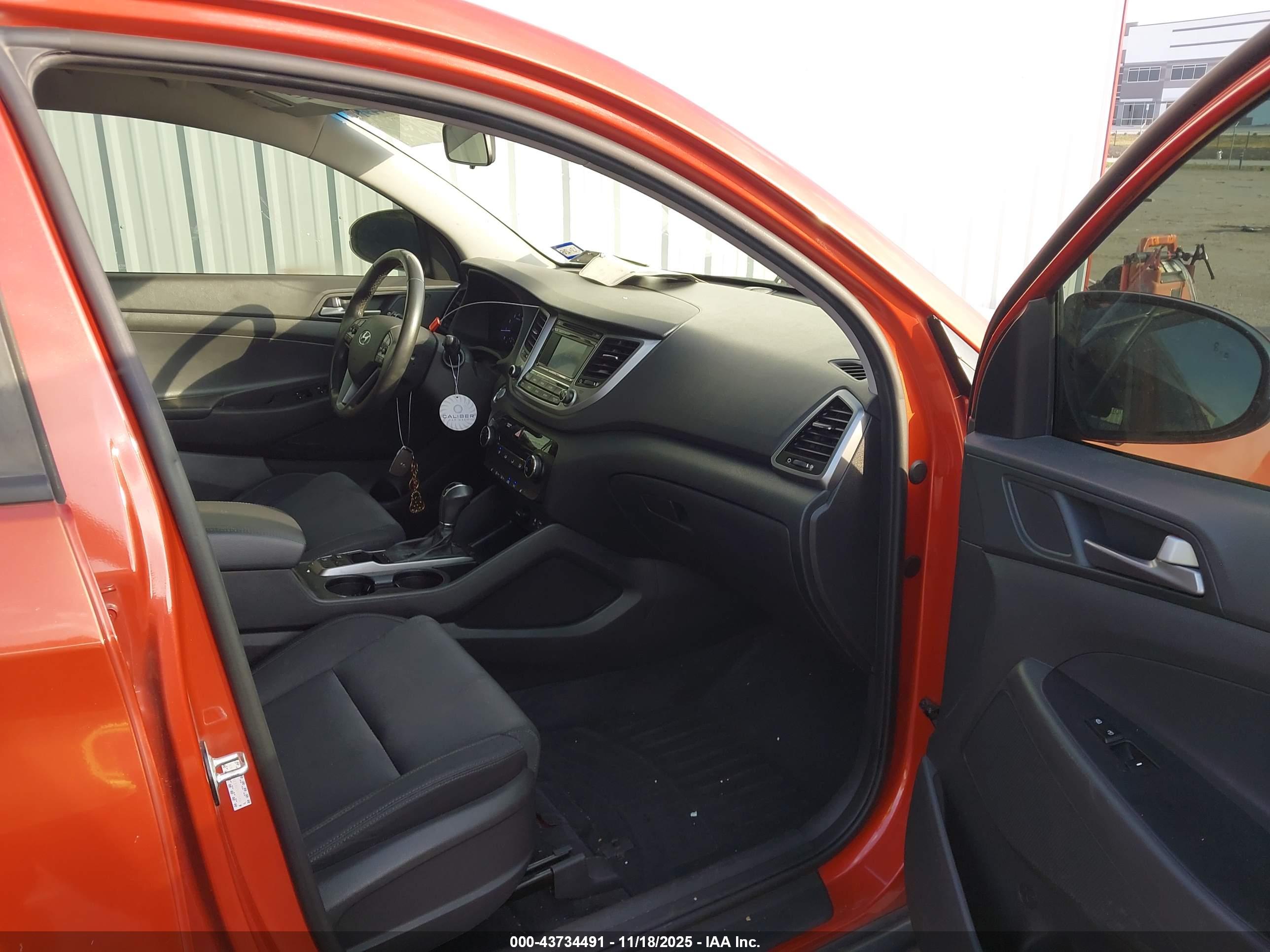 HYUNDAI TUCSON image 5