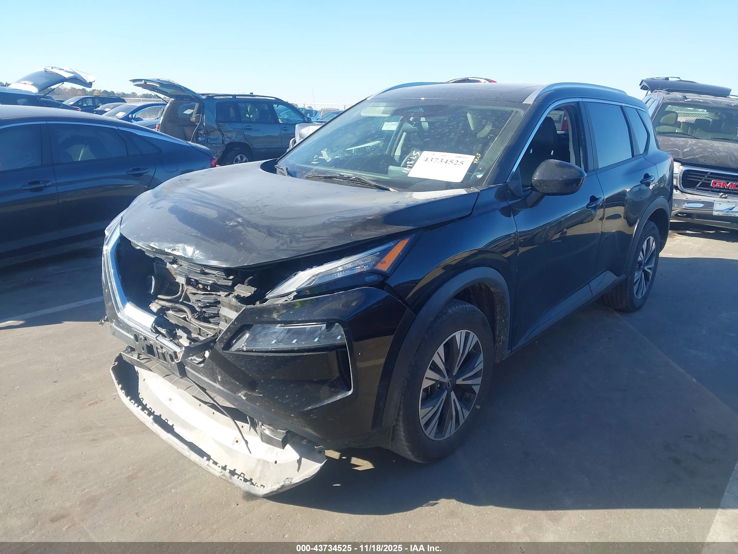 NISSAN ROGUE image 2