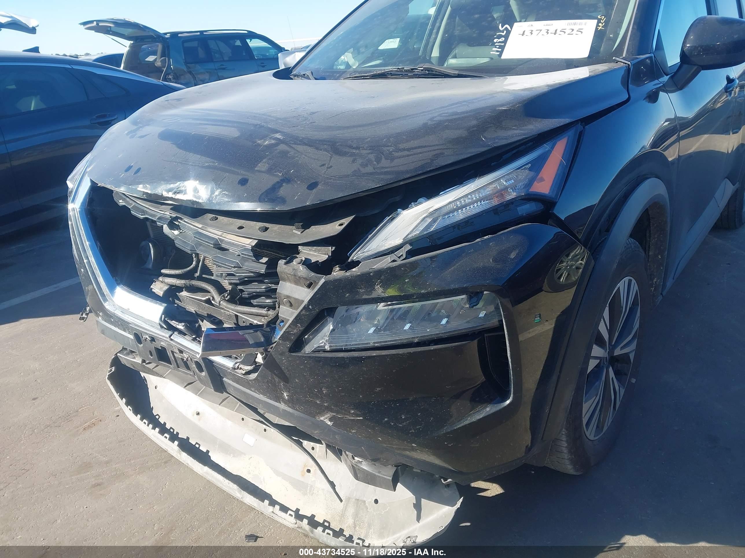 NISSAN ROGUE image 6
